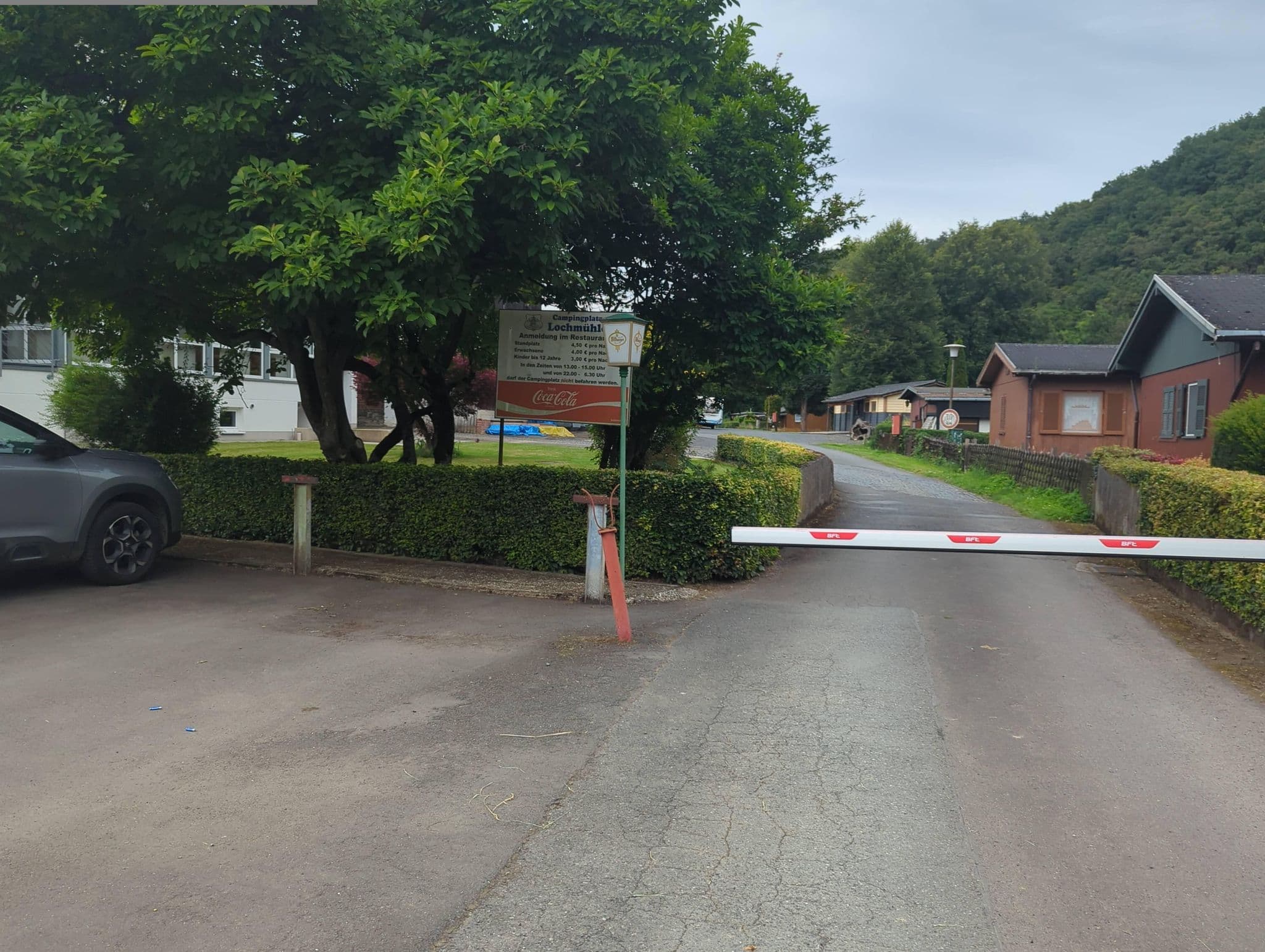 Street view near Hotel Lochmühle, Hadamar — © mikekrajewski (CC BY-SA · Mapillary)