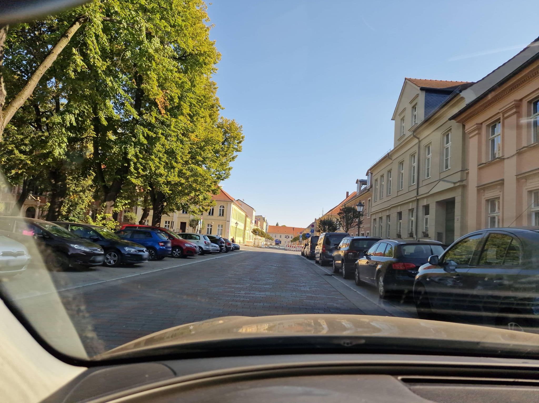 Street view near Bed & Breakfast Wagner im alten Pfarrhaus, Neuruppin — © atpl_pilot (CC BY-SA · Mapillary)