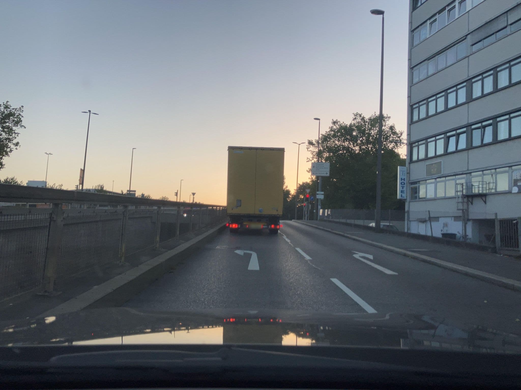 Street view near Terminal One Hotel, Sindelfingen — © poseidon69 (CC BY-SA · Mapillary)