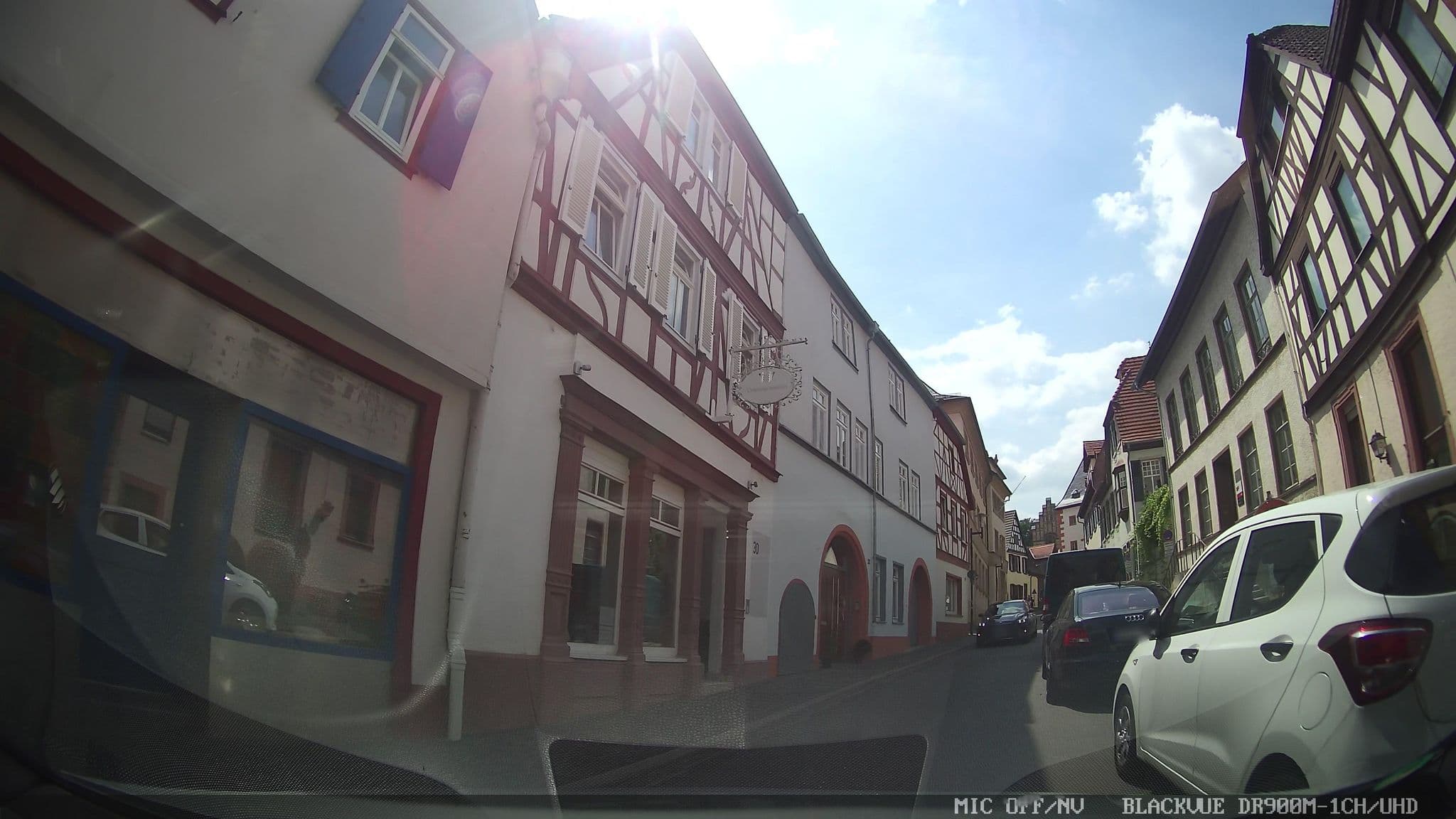 Street view near Hotel Gold'ne Krone, Oppenheim — © chuck (CC BY-SA · Mapillary)