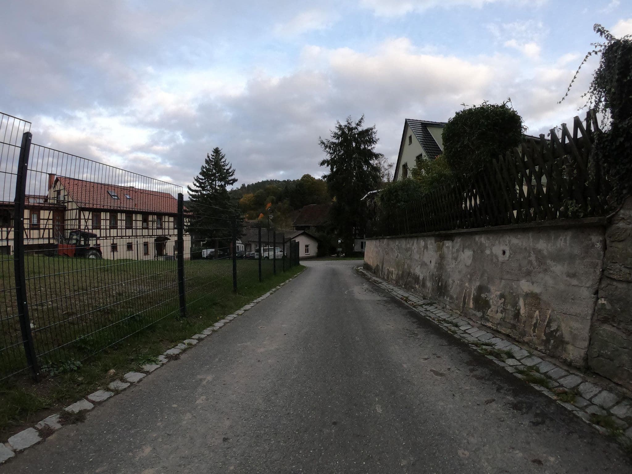 Street view near Ferienhaus Terracotta, Saalfeld — © tmka (CC BY-SA · Mapillary)