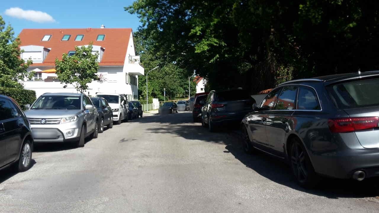 Street view near Weichandhof, Pasing — © bruderjakob (CC BY-SA · Mapillary)