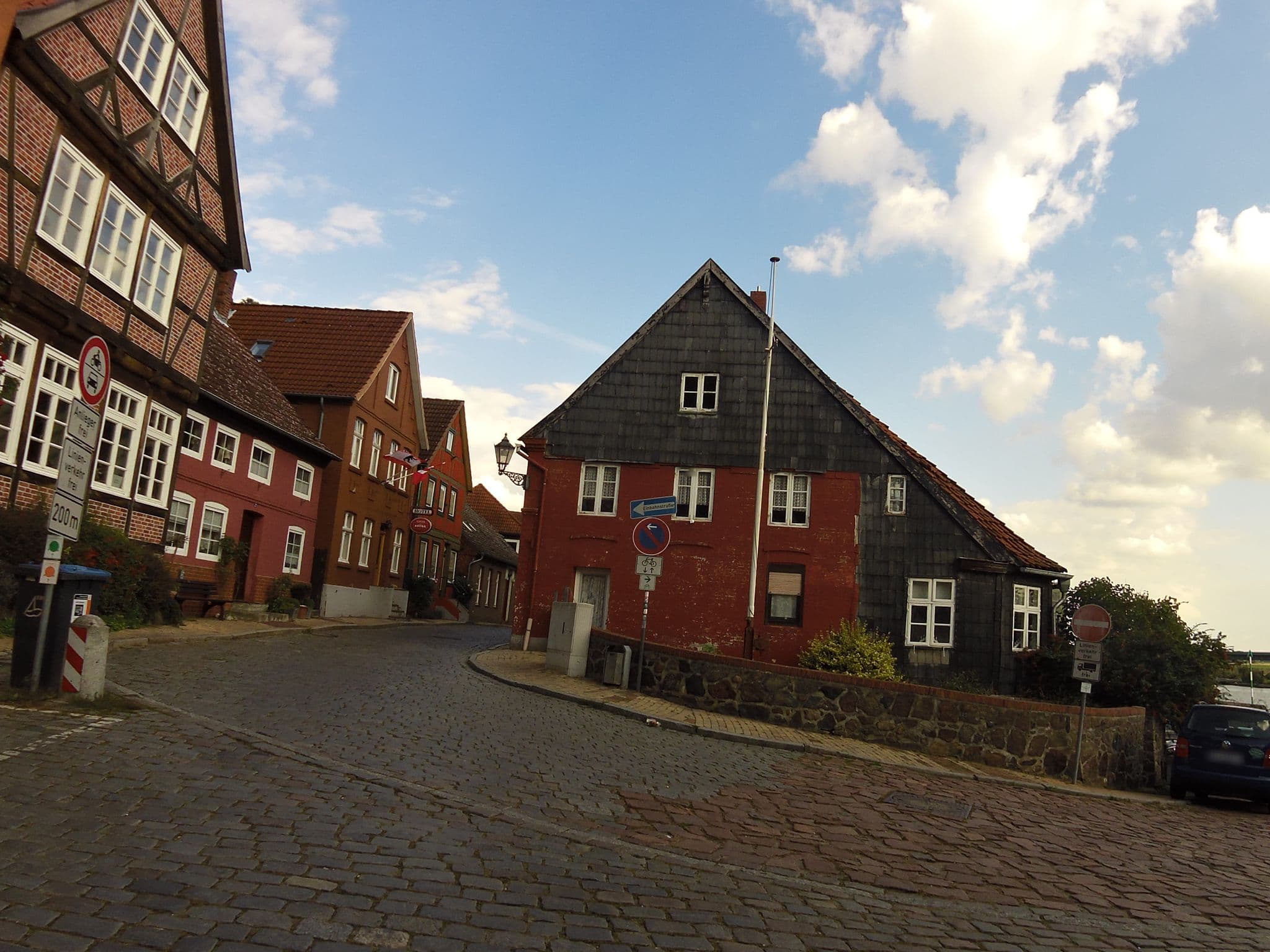 Street view near ElbGlück Hotellerie, Lauenburg — © dcp (CC BY-SA · Mapillary)