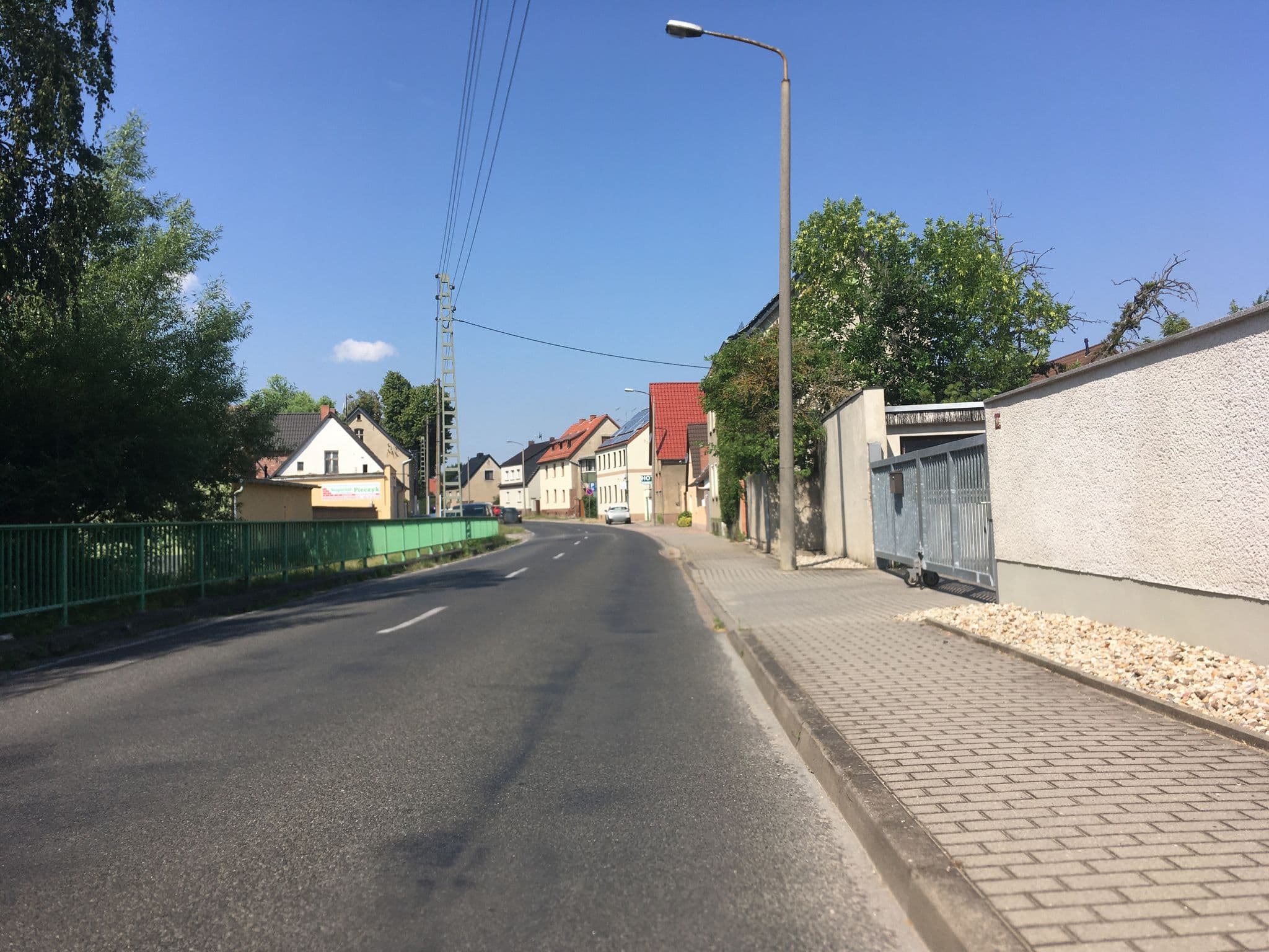 Street view near Kochstedter Wohnstuben, Quellendorf — © eserte (CC BY-SA · Mapillary)