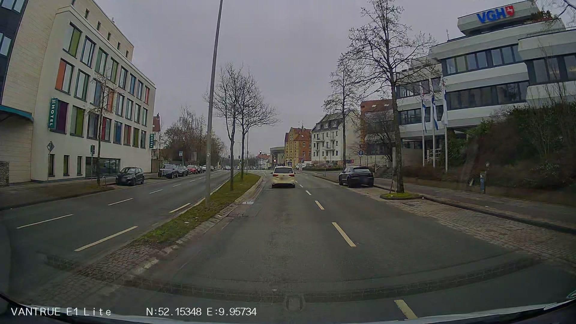Street view near Hey Lou Hotel Hildesheim, Hildesheim — © Hightower- (CC BY-SA · Mapillary)