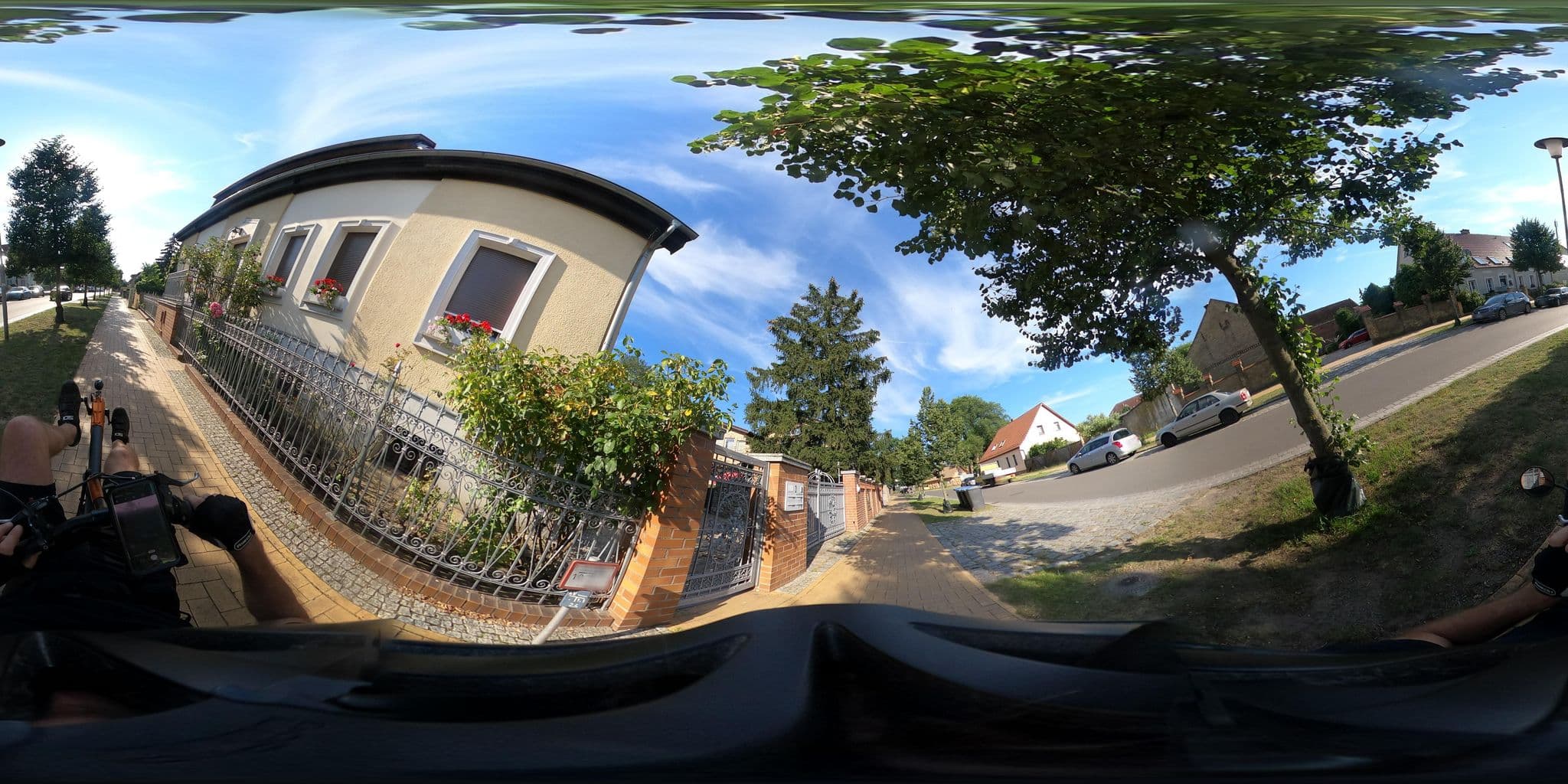 Street view near Alte Schäferei, Hohen Neuendorf — © Birken_Liege (CC BY-SA · Mapillary)