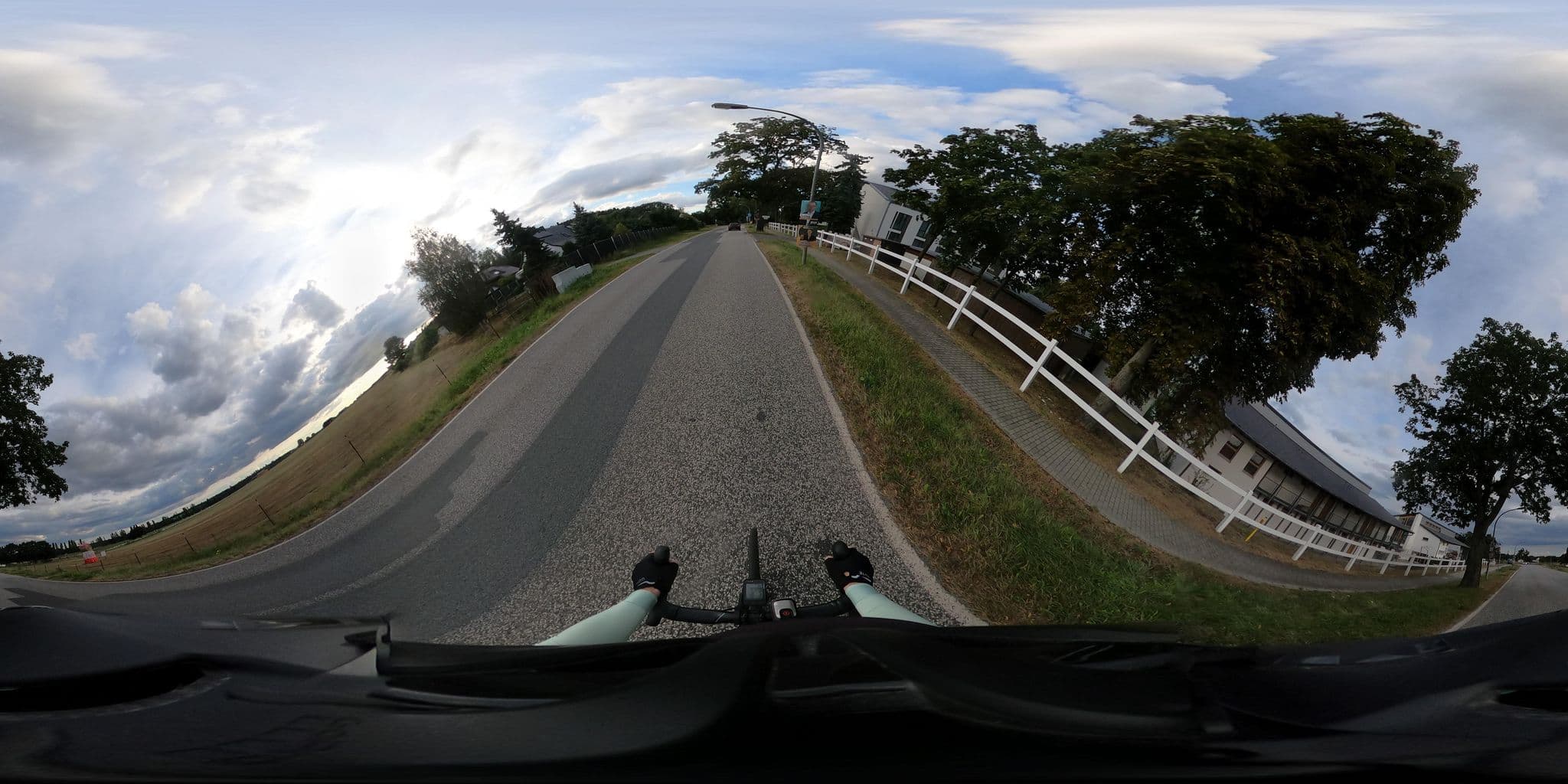 Street view near Country Inn Hotel, Werder — © undercover-dipsy (CC BY-SA · Mapillary)