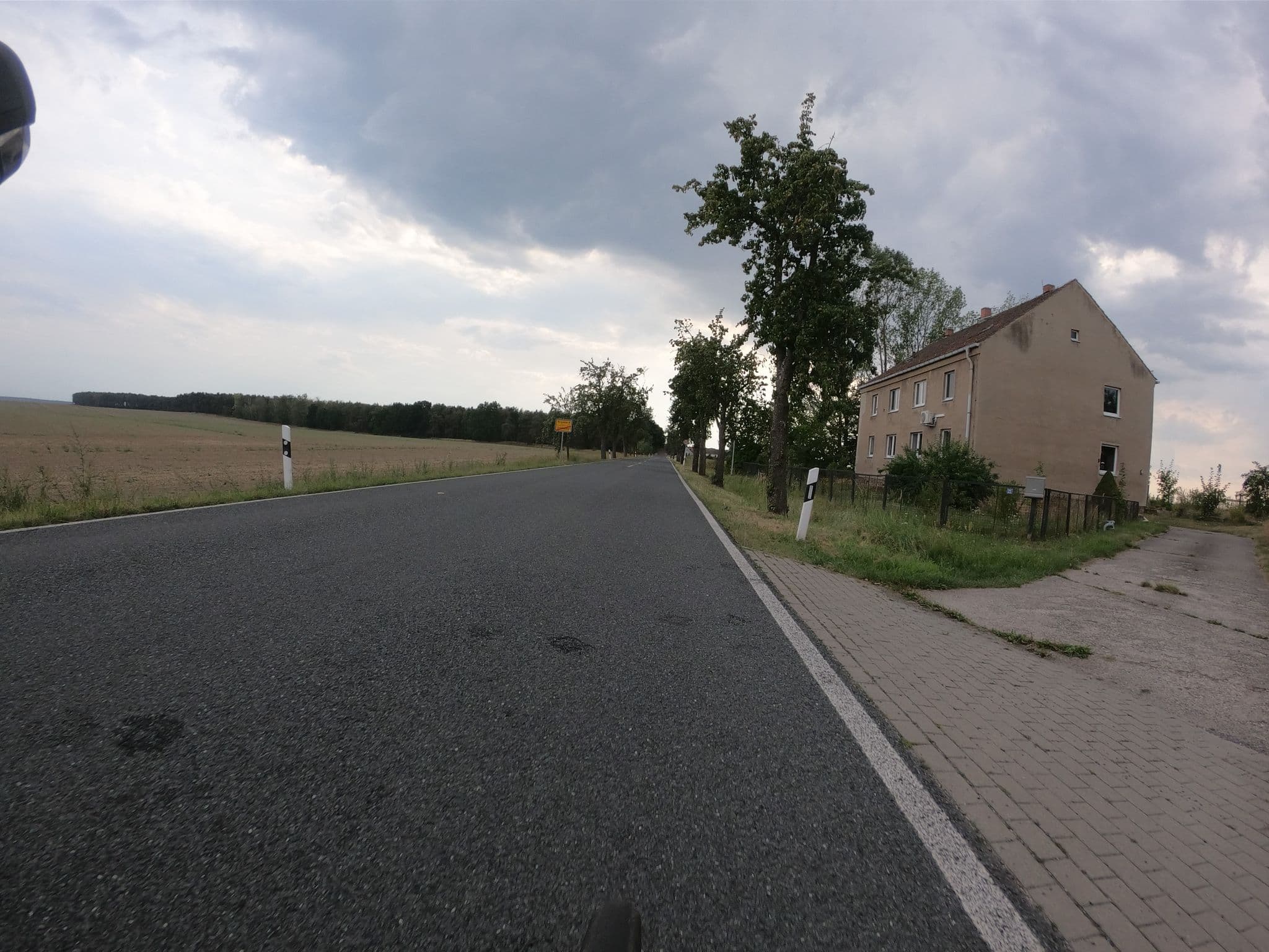 Street view near Ferienwohnung "Butterbirne", Kropstädt — © jenki (CC BY-SA · Mapillary)