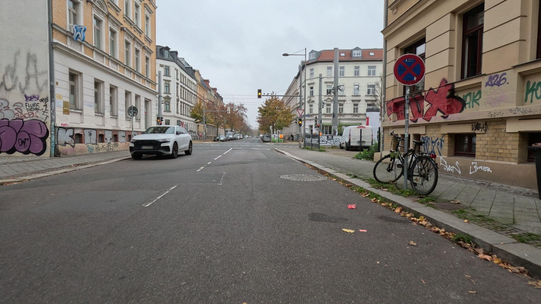 Street view near Homeplanet Hostel, Markkleeberg — © kopra (CC BY-SA · Mapillary)