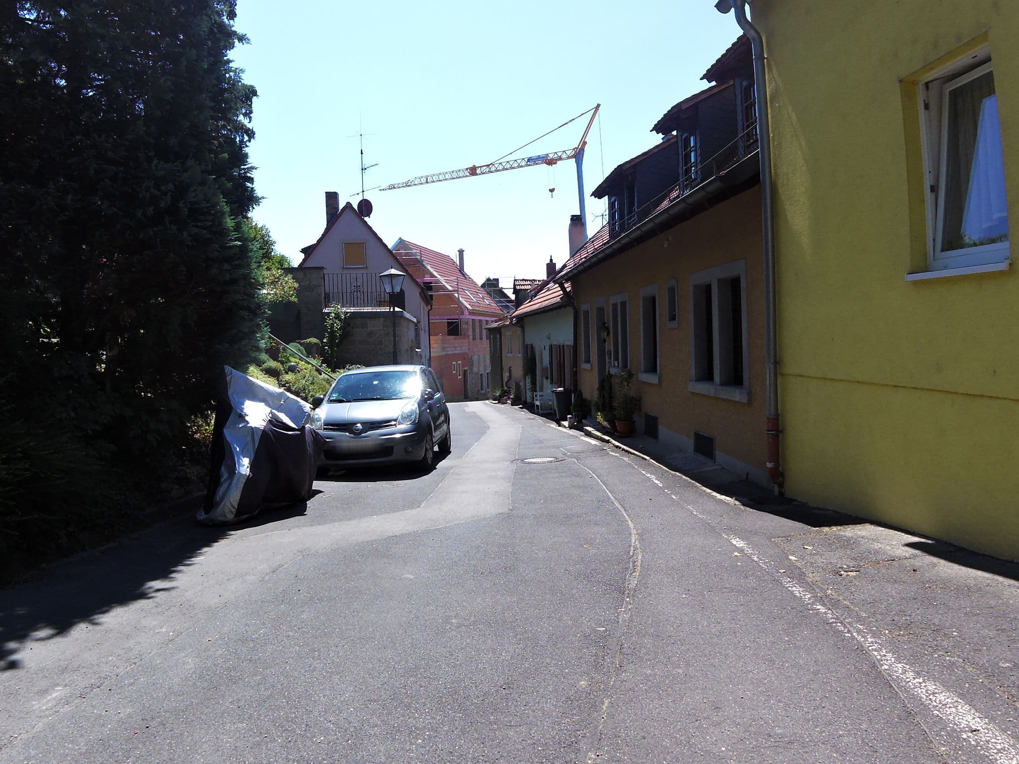 Street view near Hotel Café Demling, Randersacker — © zoegglmeyr (CC BY-SA · Mapillary)