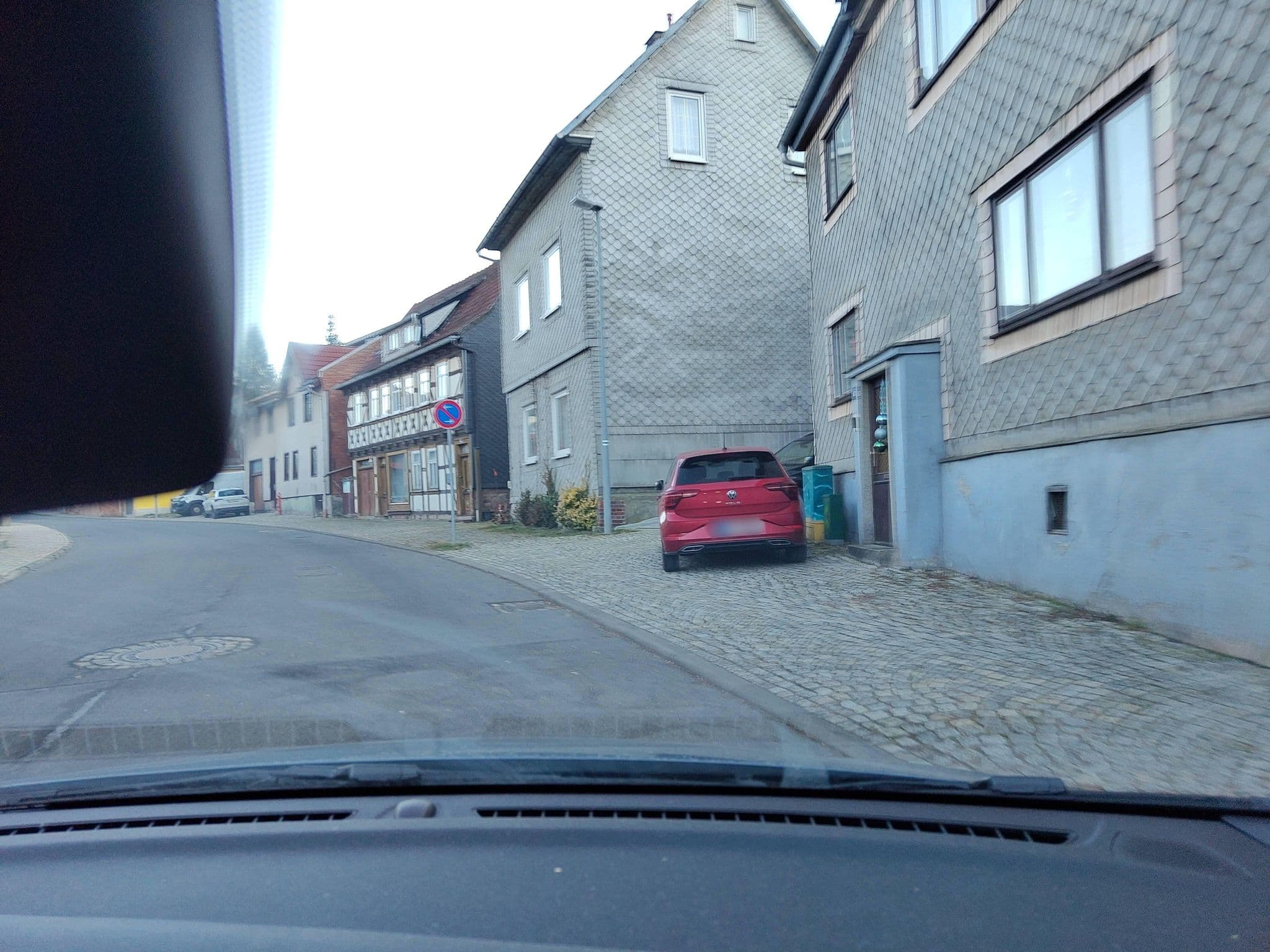 Street view near Heinrichser Markt, Suhl — © sixsixfive (CC BY-SA · Mapillary)