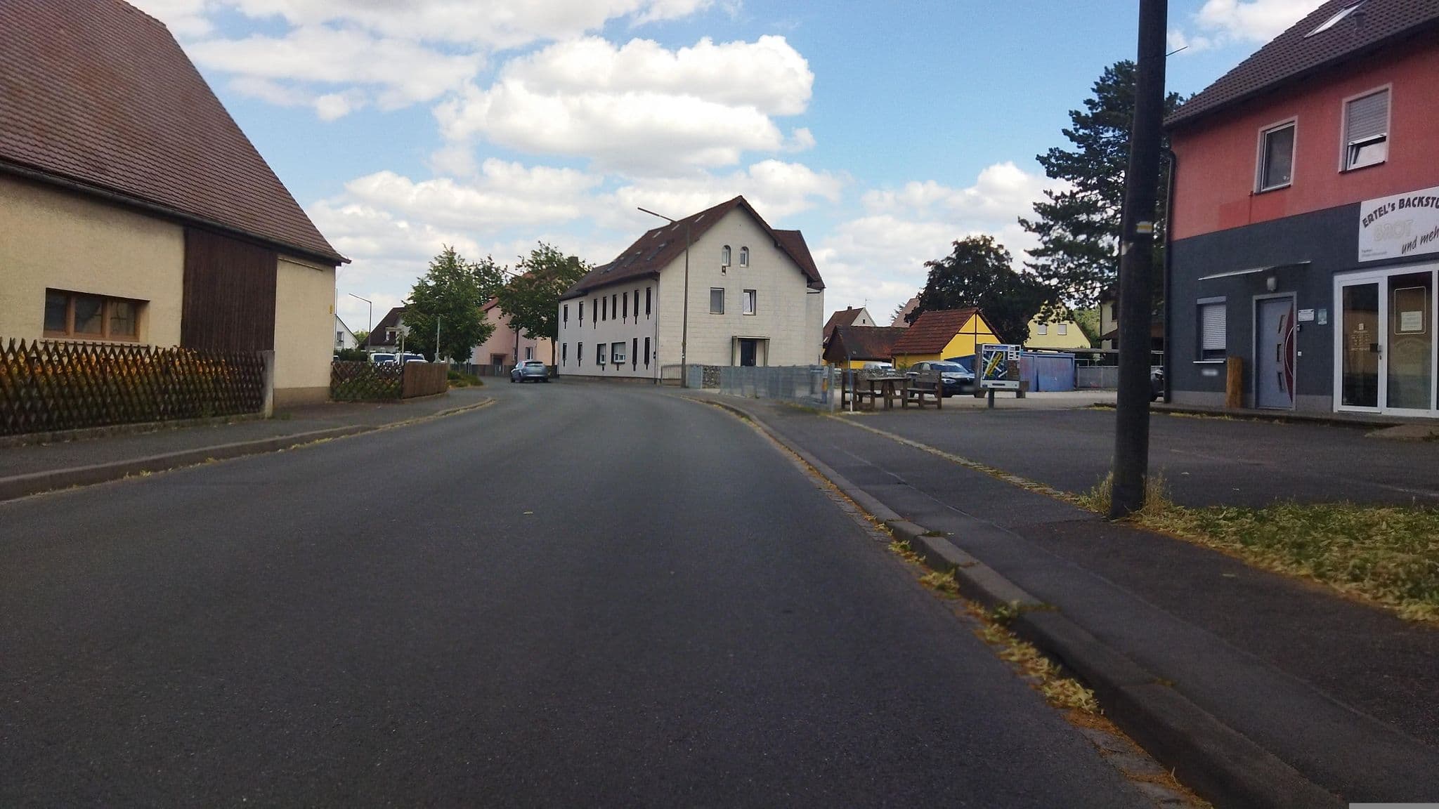 Street view near WeCo Ferienwohnungen, Oberasbach — © changchun1 (CC BY-SA · Mapillary)