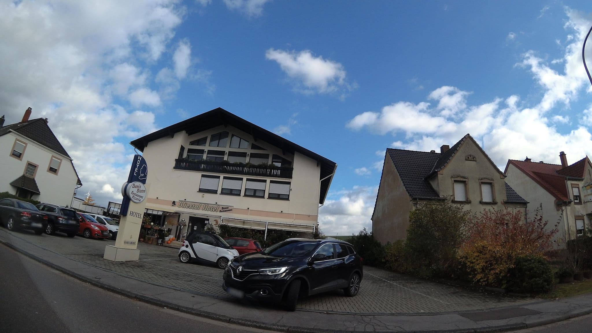 Street view near Blieskastel Hotel, Blieskastel — © teddy73 (CC BY-SA · Mapillary)