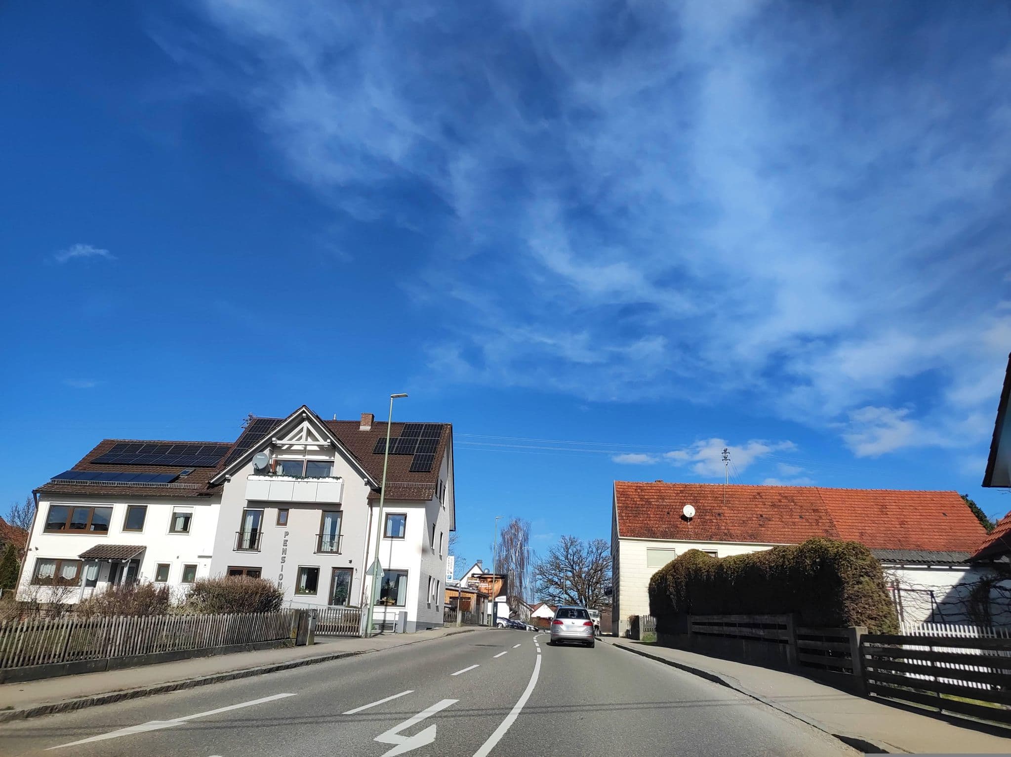 Street view near RB Pension, Ichenhausen — © msdess (CC BY-SA · Mapillary)