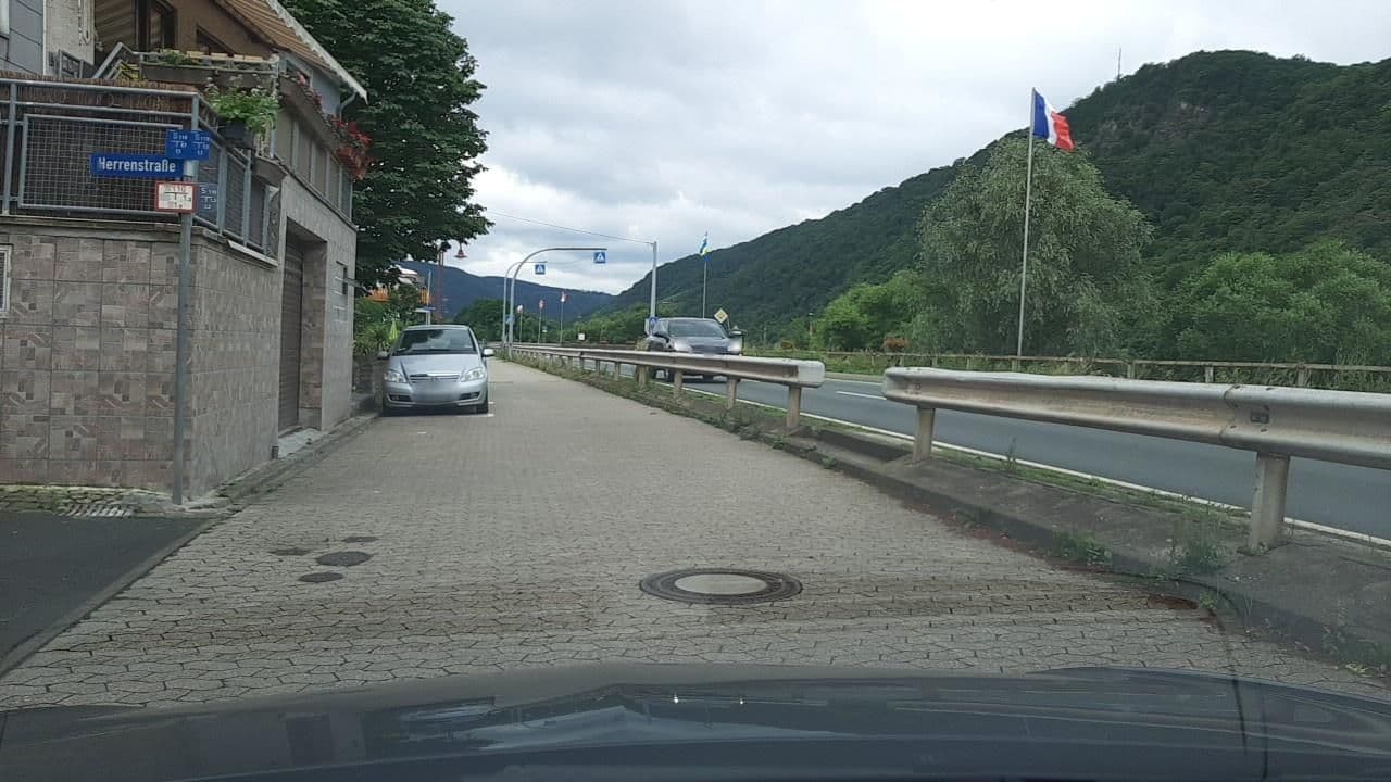 Street view near Pension Haus Bischofstein, Löf — © Lowiekse (CC BY-SA · Mapillary)