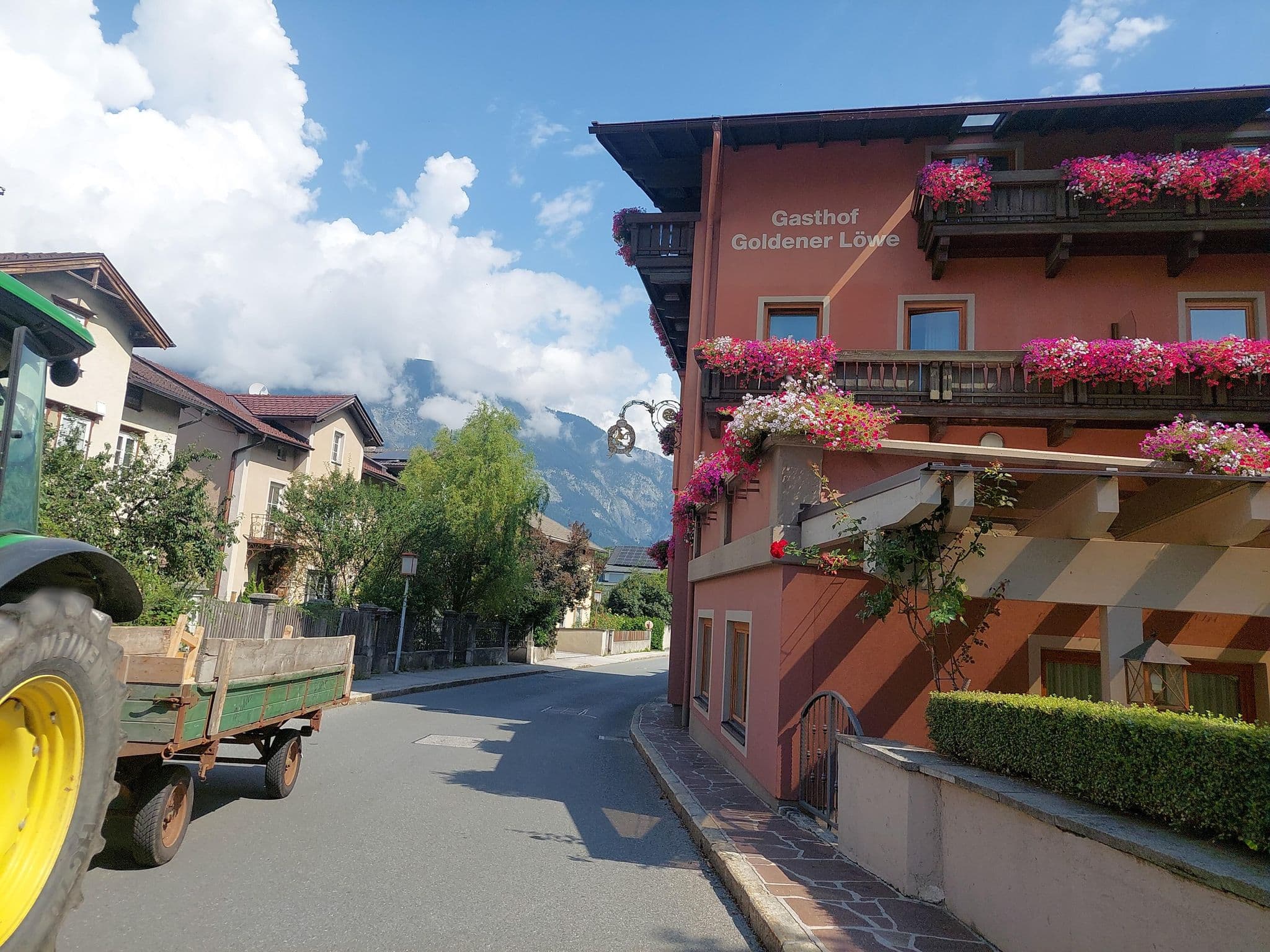 Street view near Goldener Löwe, Schwaz — © viavista (CC BY-SA · Mapillary)