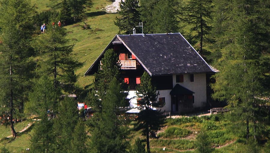Kerschbaumeralm Schutzhaus (via Wikimedia Commons, CC BY-SA 2.0 de)