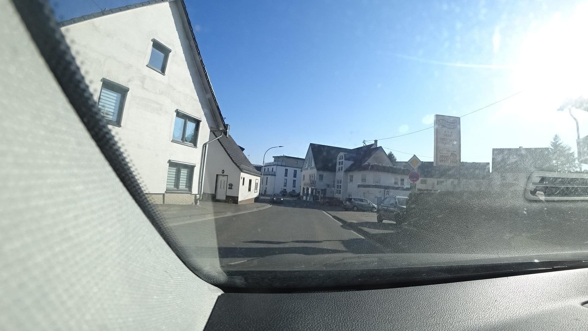 Street view near Hotel Heimatherz, Rheinböllen — © jolenesailer (CC BY-SA · Mapillary)