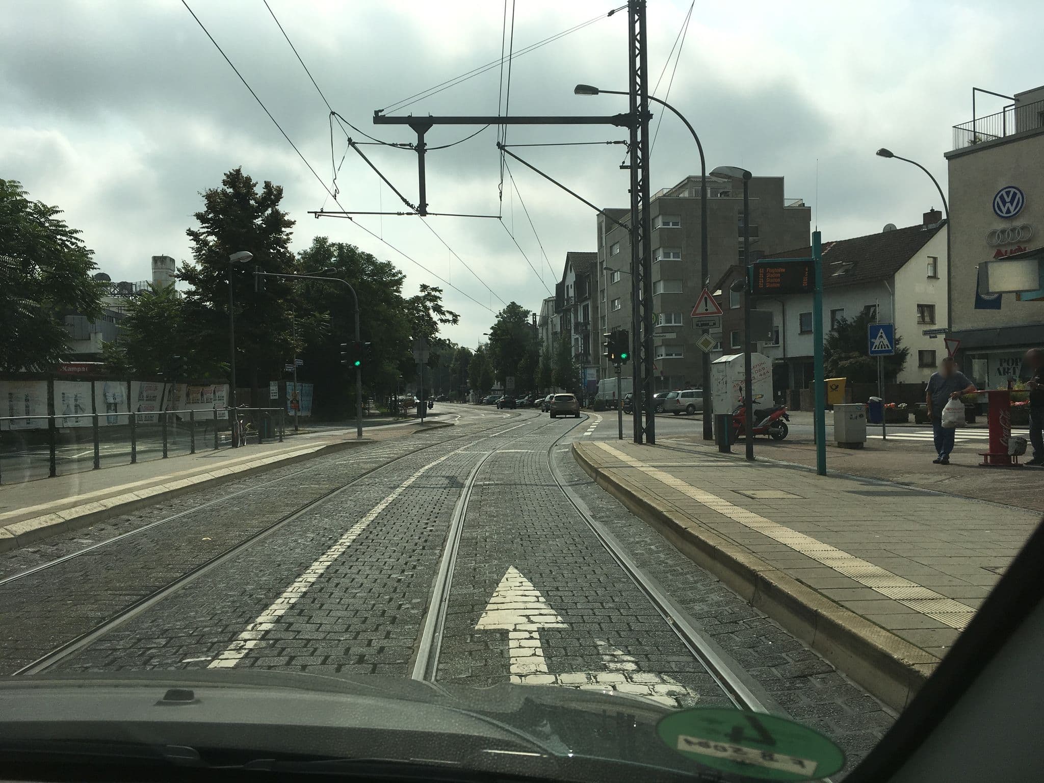 Street view near Paragon Apartments, Niederrad — © karl_napp (CC BY-SA · Mapillary)