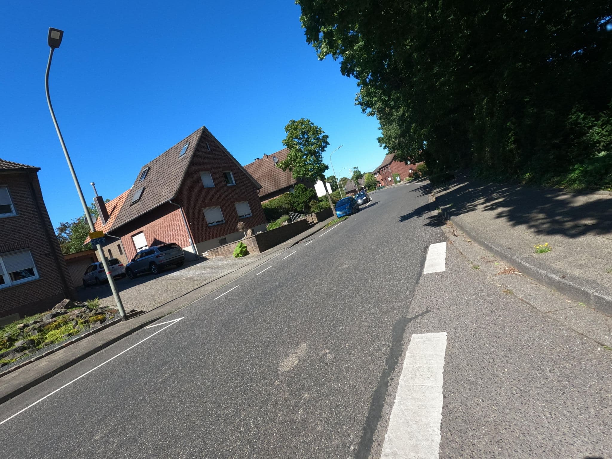 Street view near Ferienwohnung "Heideroeschen", Gangelt — © hektor1989 (CC BY-SA · Mapillary)