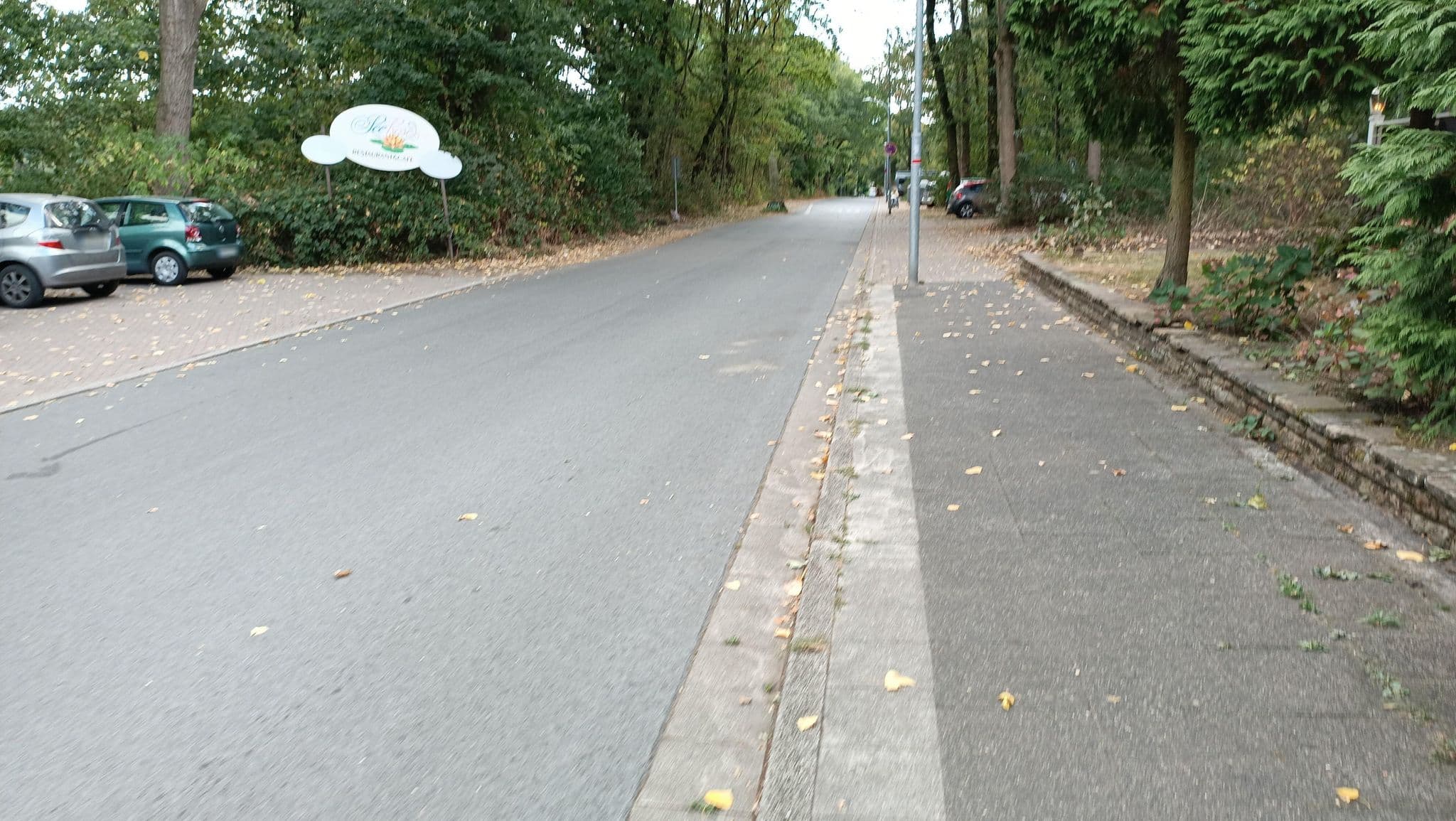 Street view near Hotel Seerose, Moers — © ralrei (CC BY-SA · Mapillary)