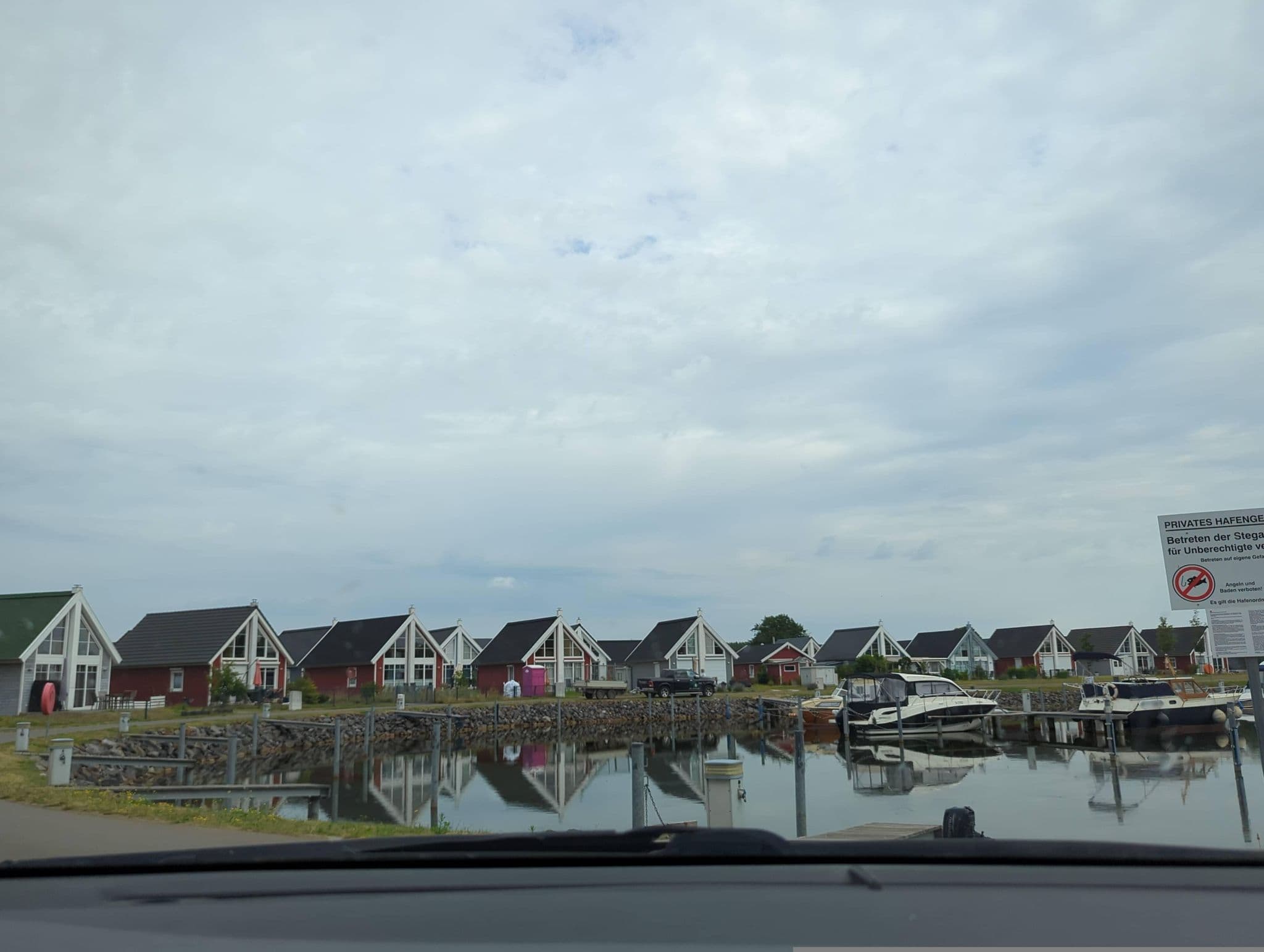 Street view near Kapitänshaus Zerpenschleuse, Liebenwalde — © AlexSpritze (CC BY-SA · Mapillary)