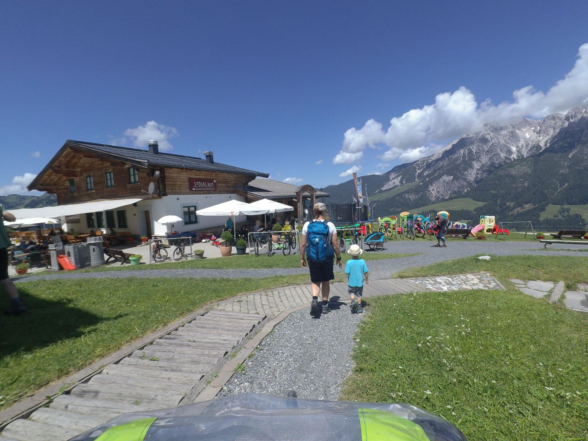 Street view near Stöcklalm, Saalbach — © schermy_at (CC BY-SA · Mapillary)