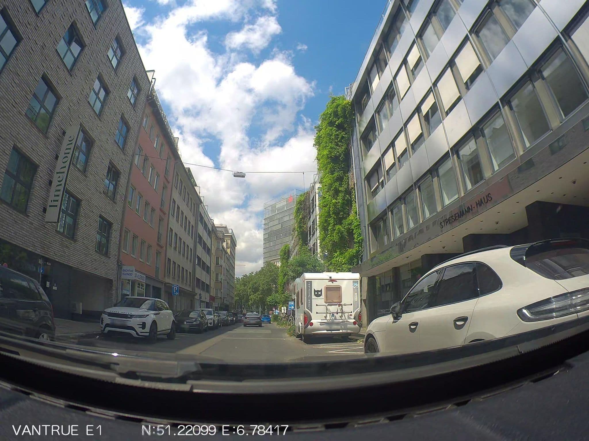 Street view near Limehome Düsseldorf Stresemannstraße, Düsseldorf — © hiwi234 (CC BY-SA · Mapillary)