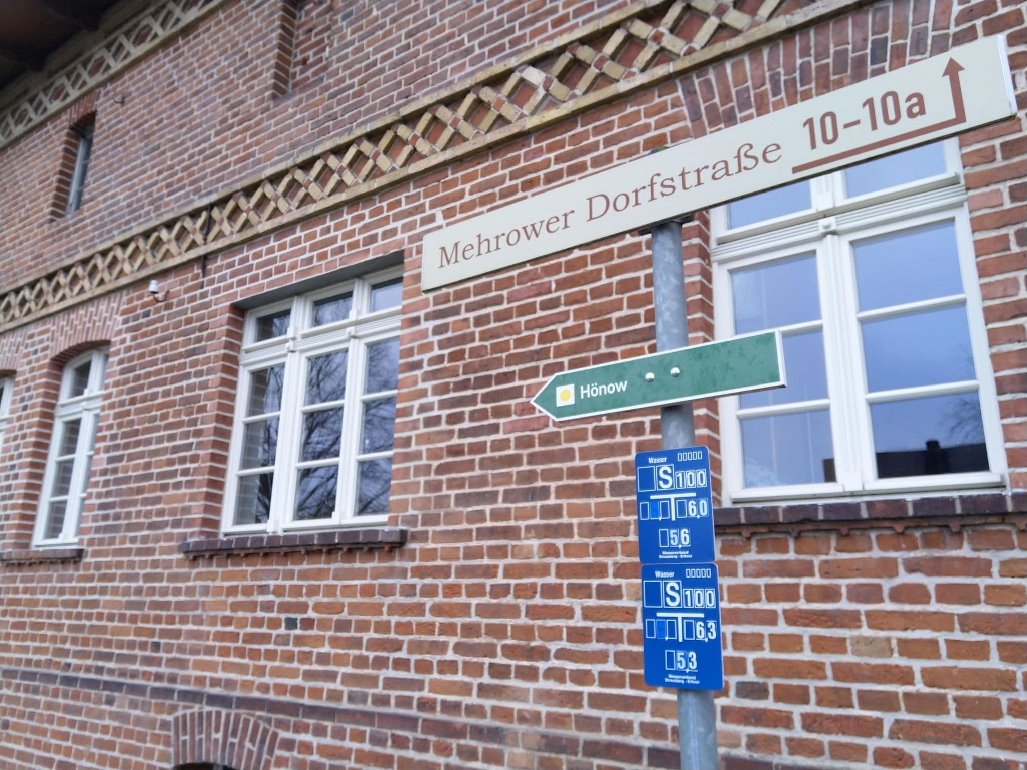 Street view near Ferienwohnung Nitschke "Zum Nusshof", Hellersdorf — © ber319 (CC BY-SA · Mapillary)