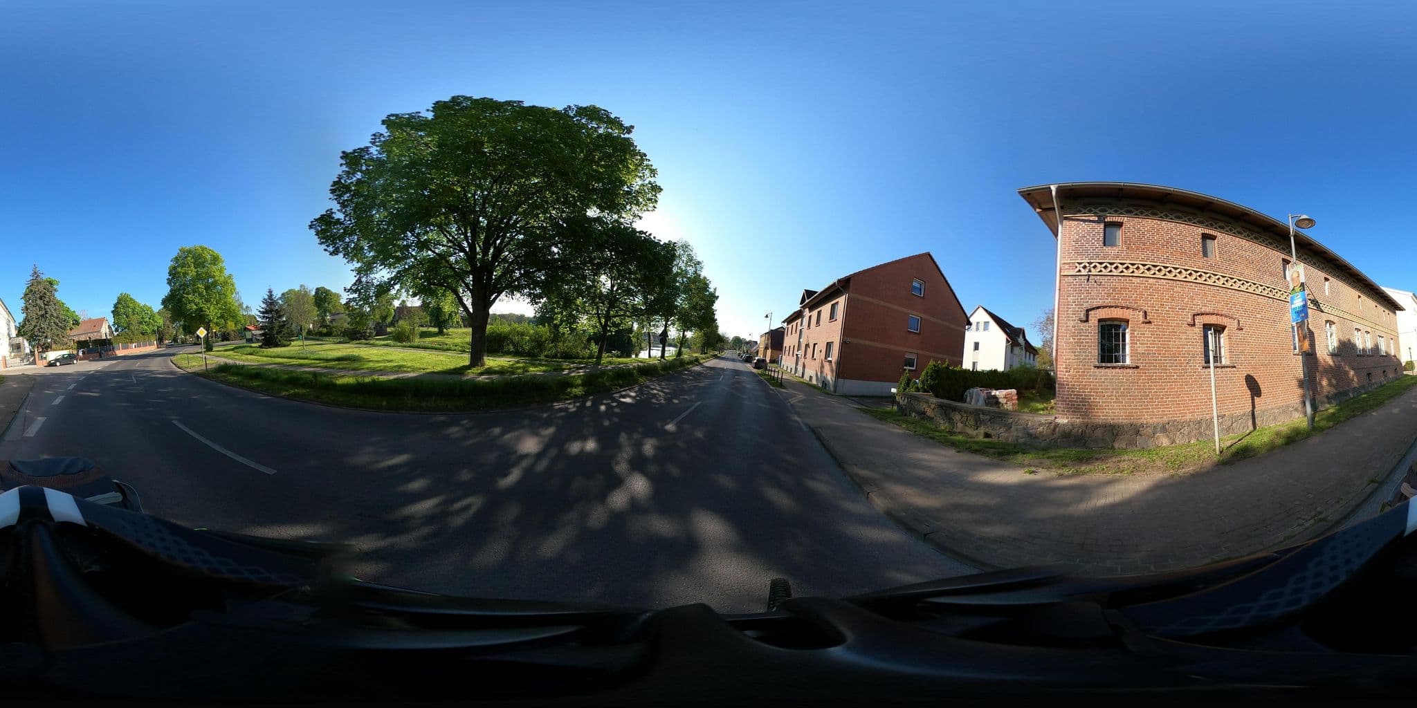 Street view near Ferienwohnung Nitschke "Zum Nusshof", Hellersdorf — © stefanhrt (CC BY-SA · Mapillary)