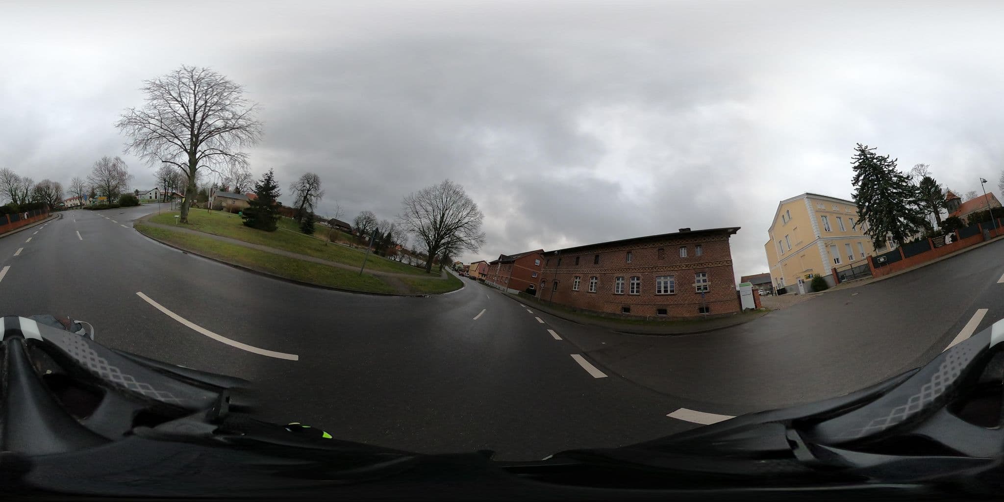 Street view near Ferienwohnungen Nitschke "Zum Nusshof", Hellersdorf — © stefanhrt (CC BY-SA · Mapillary)