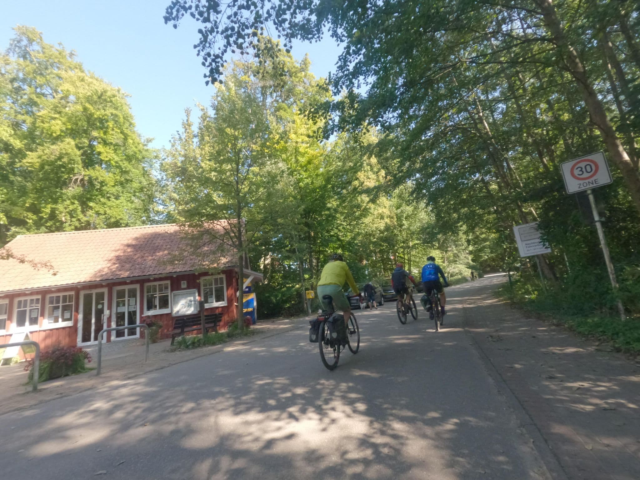 Street view near Naturcampingplatz "Am Strand" Ostseebad Ückeritz, Loddin — © masterofnoroad (CC BY-SA · Mapillary)