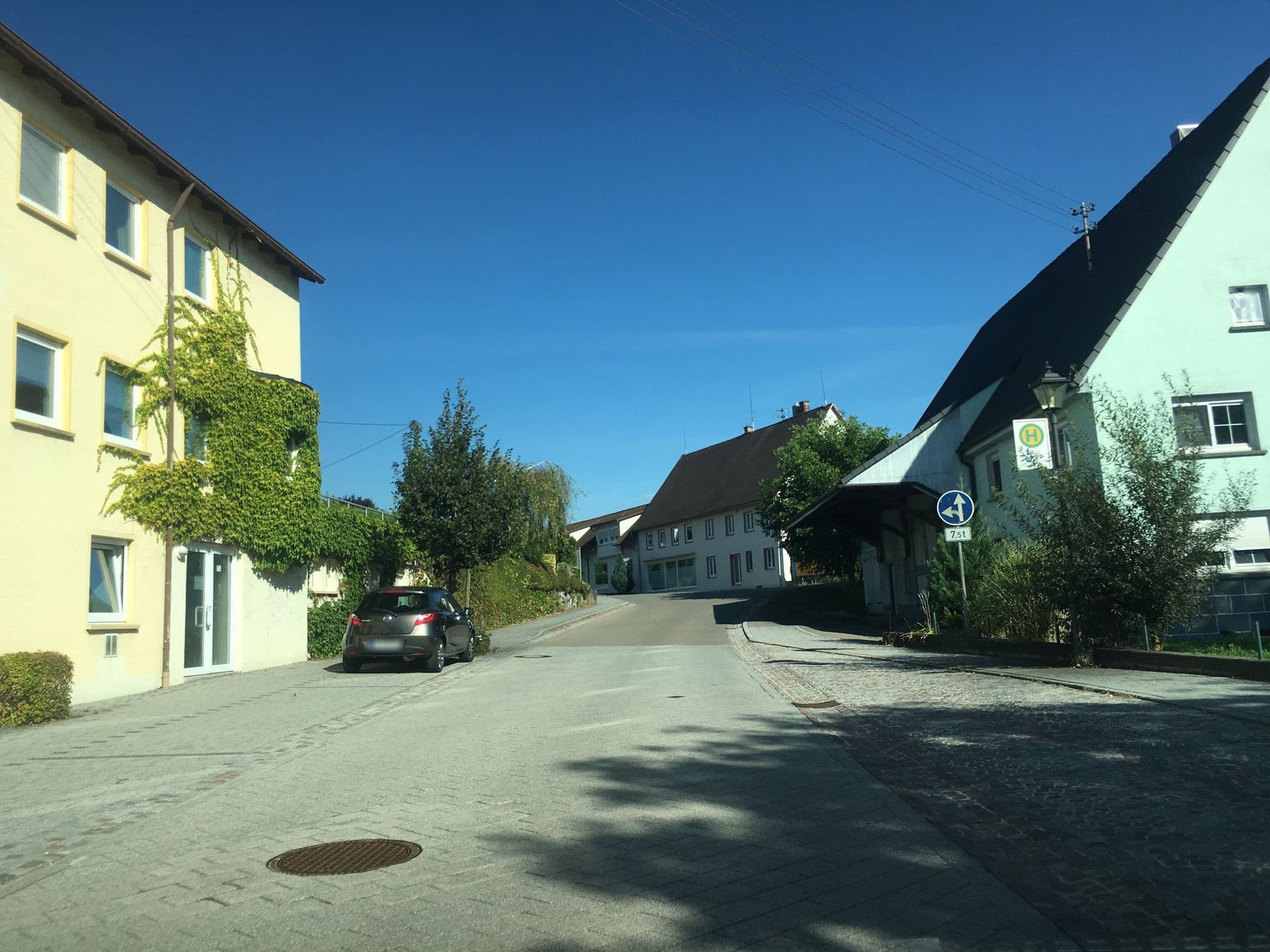 Street view near Obermarchtal Hauptstraße 56, Obermarchtal — © descilla (CC BY-SA · Mapillary)