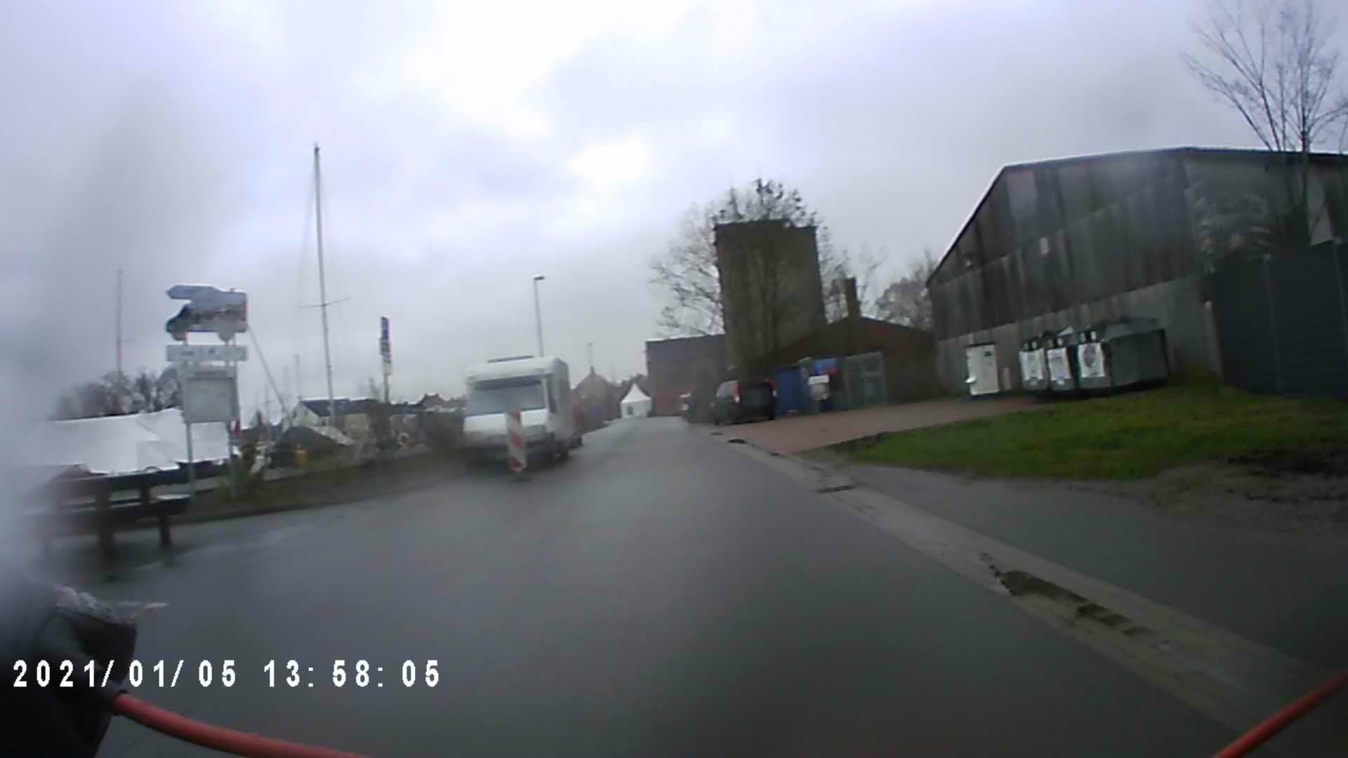 Street view near Wohnmobilstellplatz Am Alten Hafen (Weener), Weener — © ezinge (CC BY-SA · Mapillary)