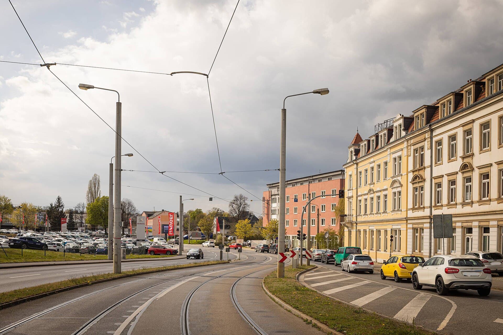 Amedia Hotel Dresden Elbpromenade (via Wikimedia Commons, CC BY-SA 4.0)