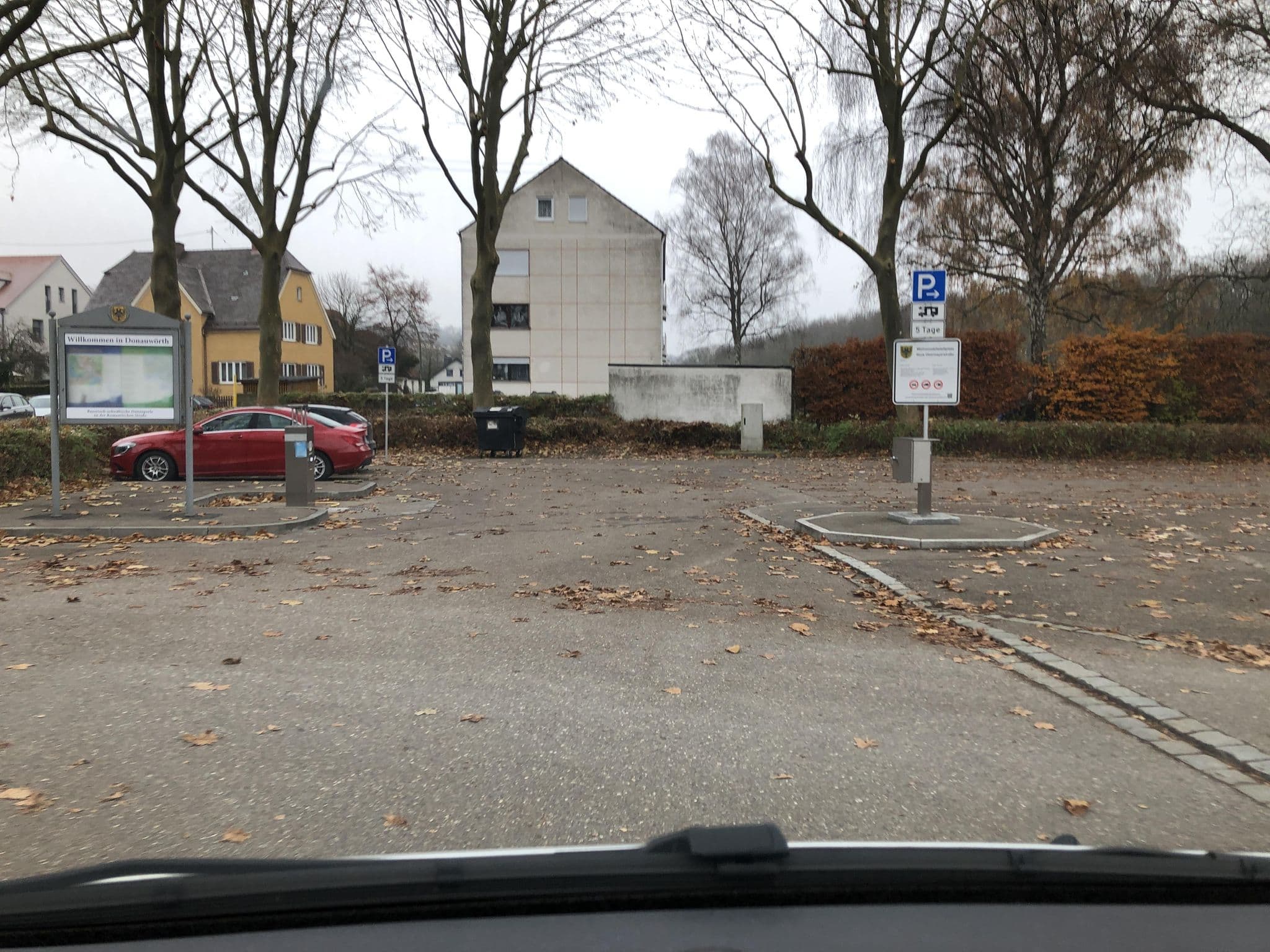 Street view near Wohnmobilstellplatz Neue Obermayerstraße, Donauwörth — © institutverkehr (CC BY-SA · Mapillary)