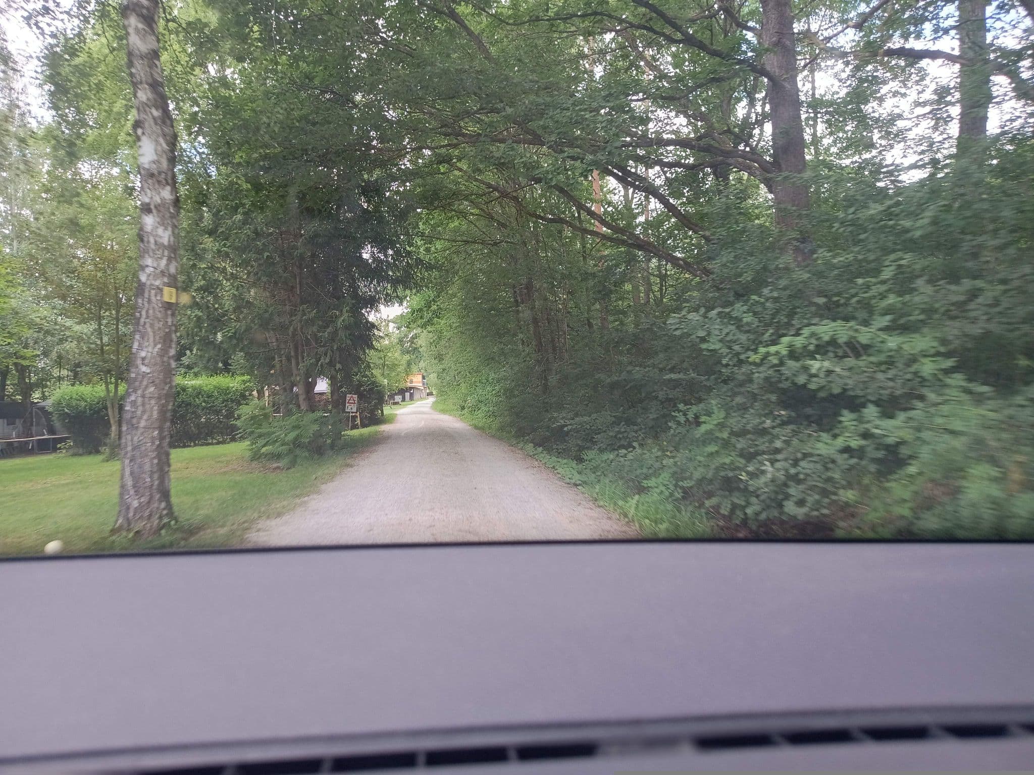 Street view near Camping- und Zeltplatz am Waldschwimmbad, Windelsbach — © zuse (CC BY-SA · Mapillary)