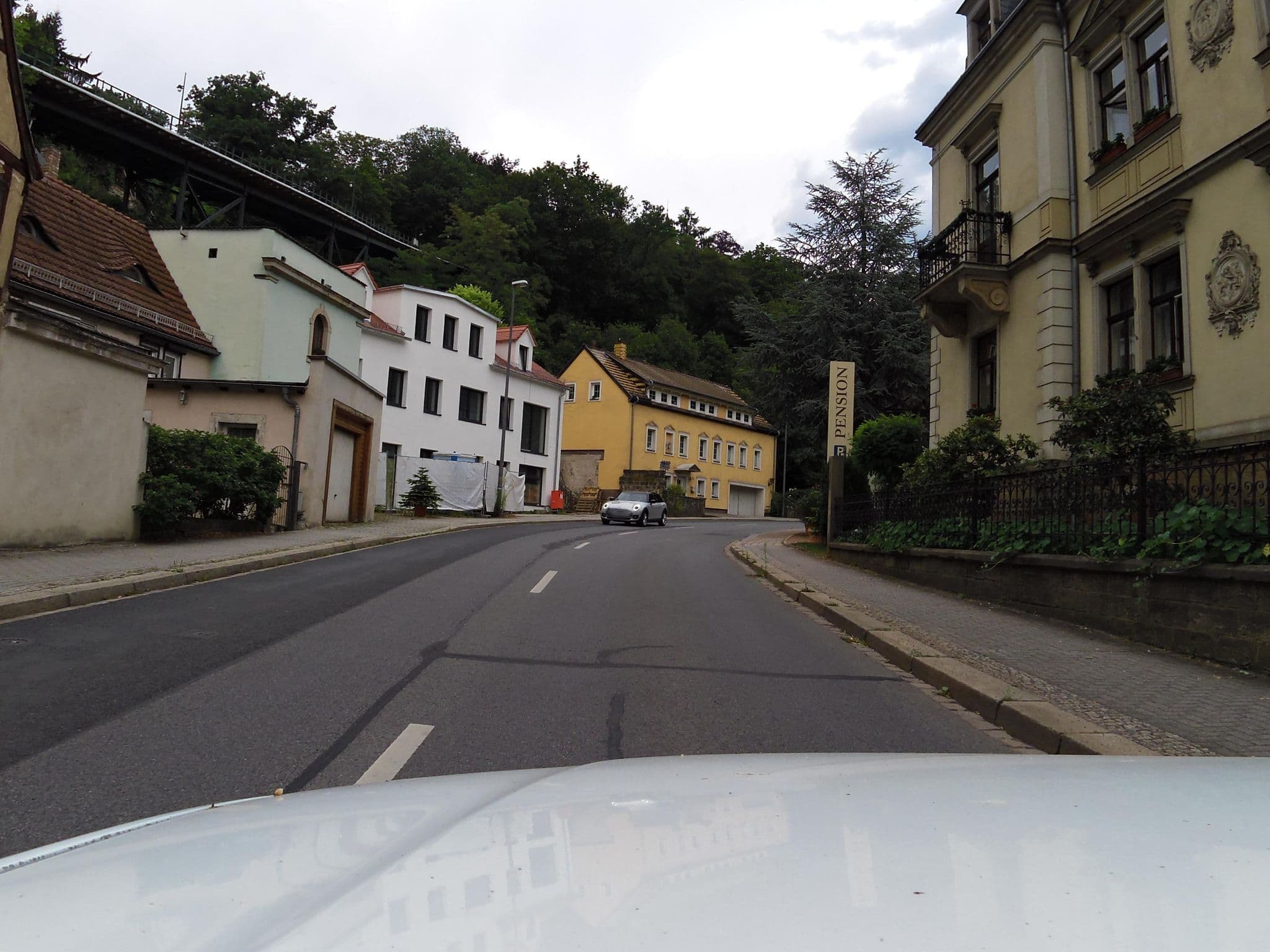 Street view near Gästehaus Loschwitz, Loschwitz — © fell3 (CC BY-SA · Mapillary)