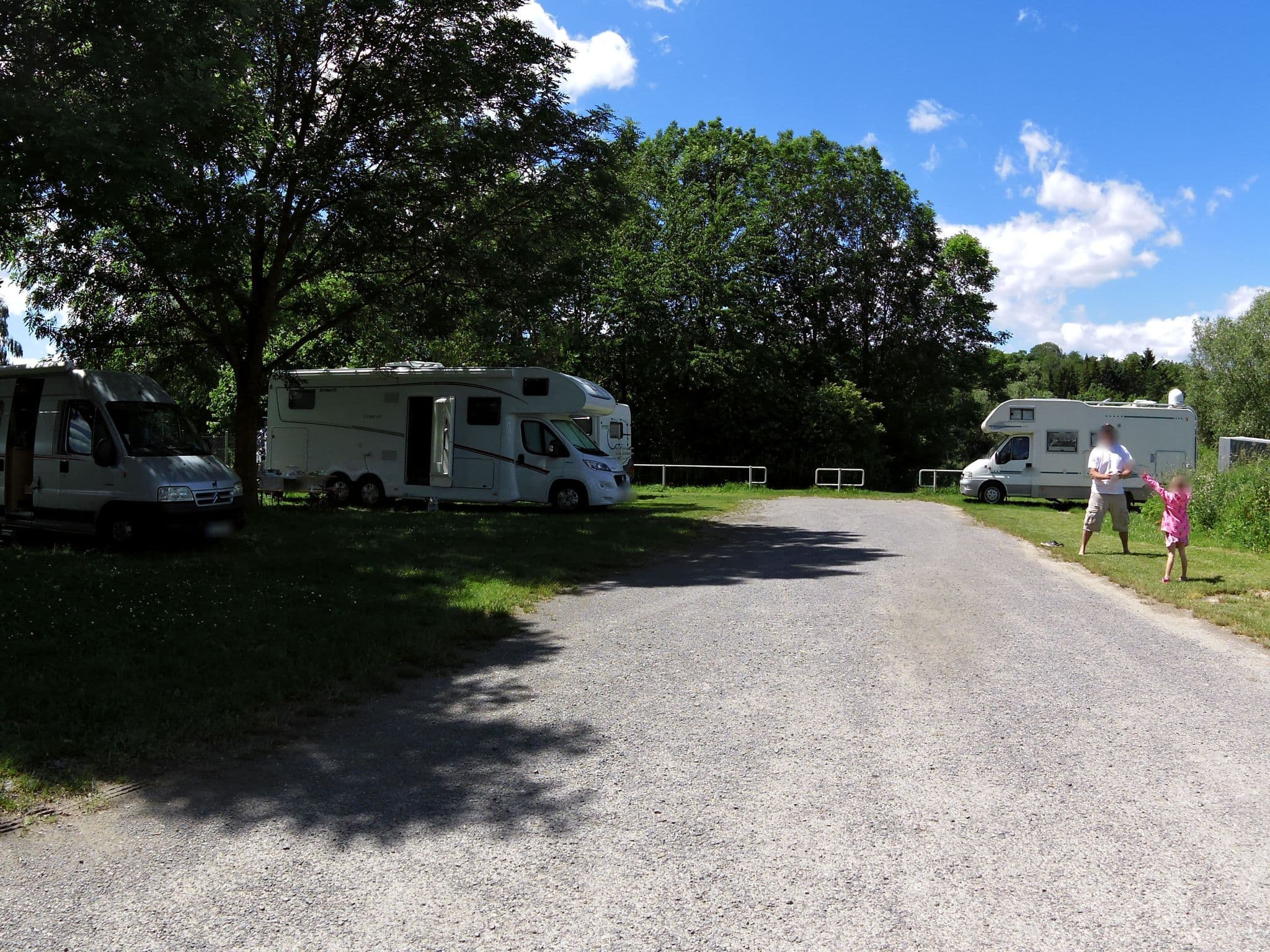 Street view near Reisemobilstellplatz Main-Aue, Thüngersheim — © zoegglmeyr (CC BY-SA · Mapillary)