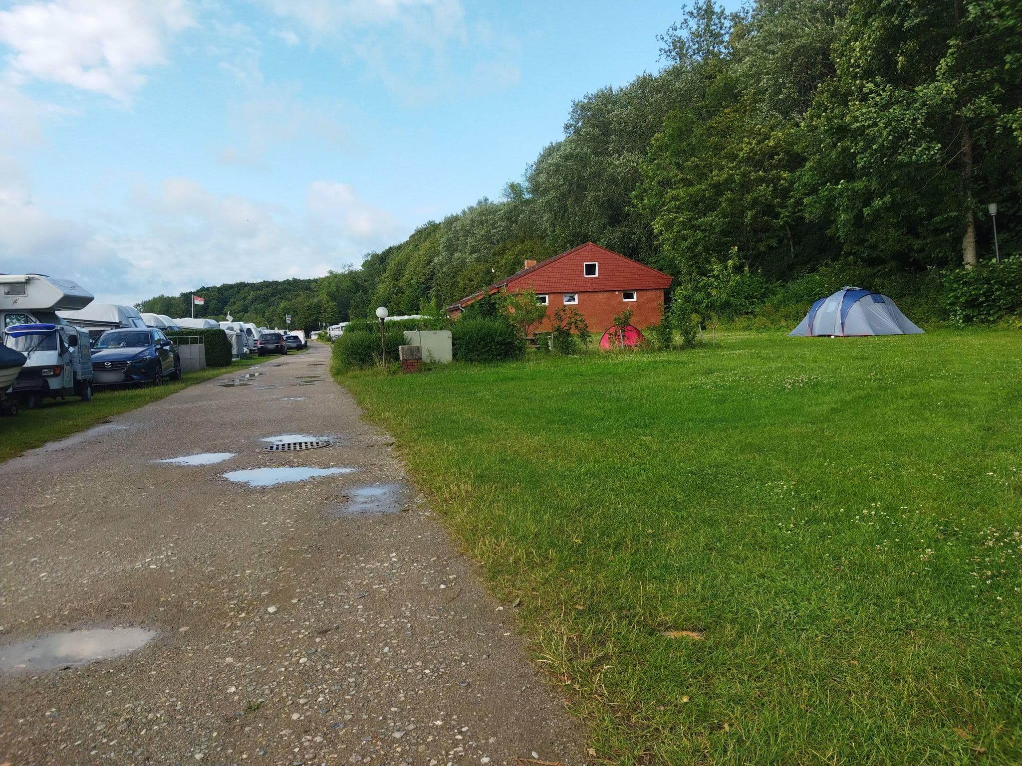 Street view near Camping Möltenort, Heikendorf — © changchun1 (CC BY-SA · Mapillary)