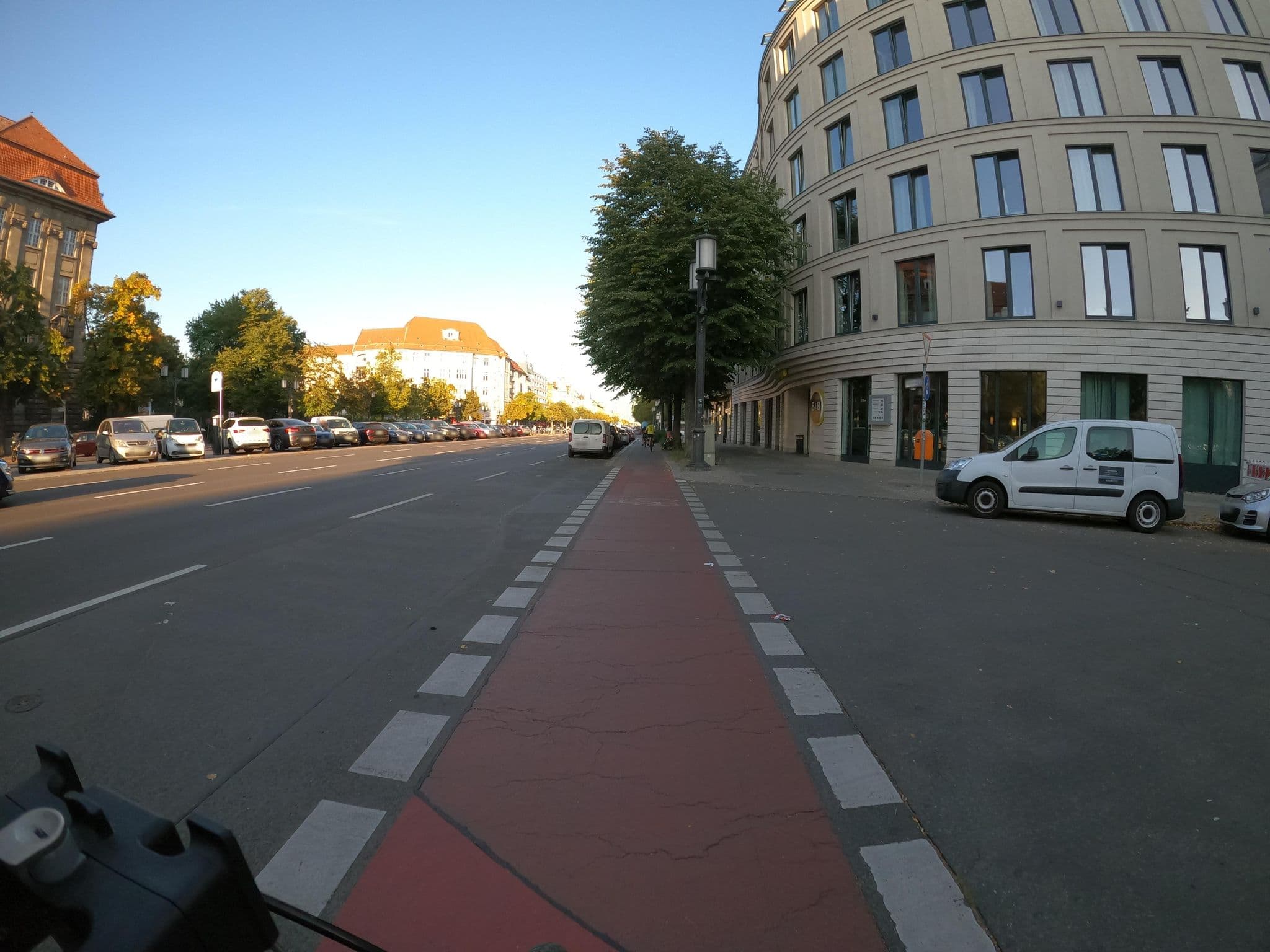 Street view near B&B Hôtel, Charlottenburg — © macsico (CC BY-SA · Mapillary)