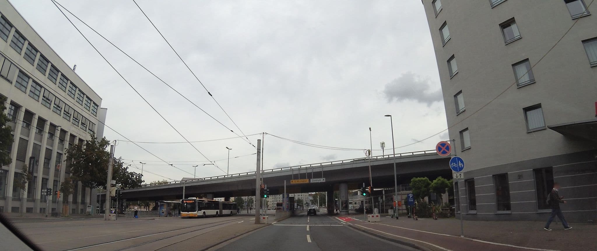 Street view near IntercityHotel Mainz, Kastel — © teddy73 (CC BY-SA · Mapillary)