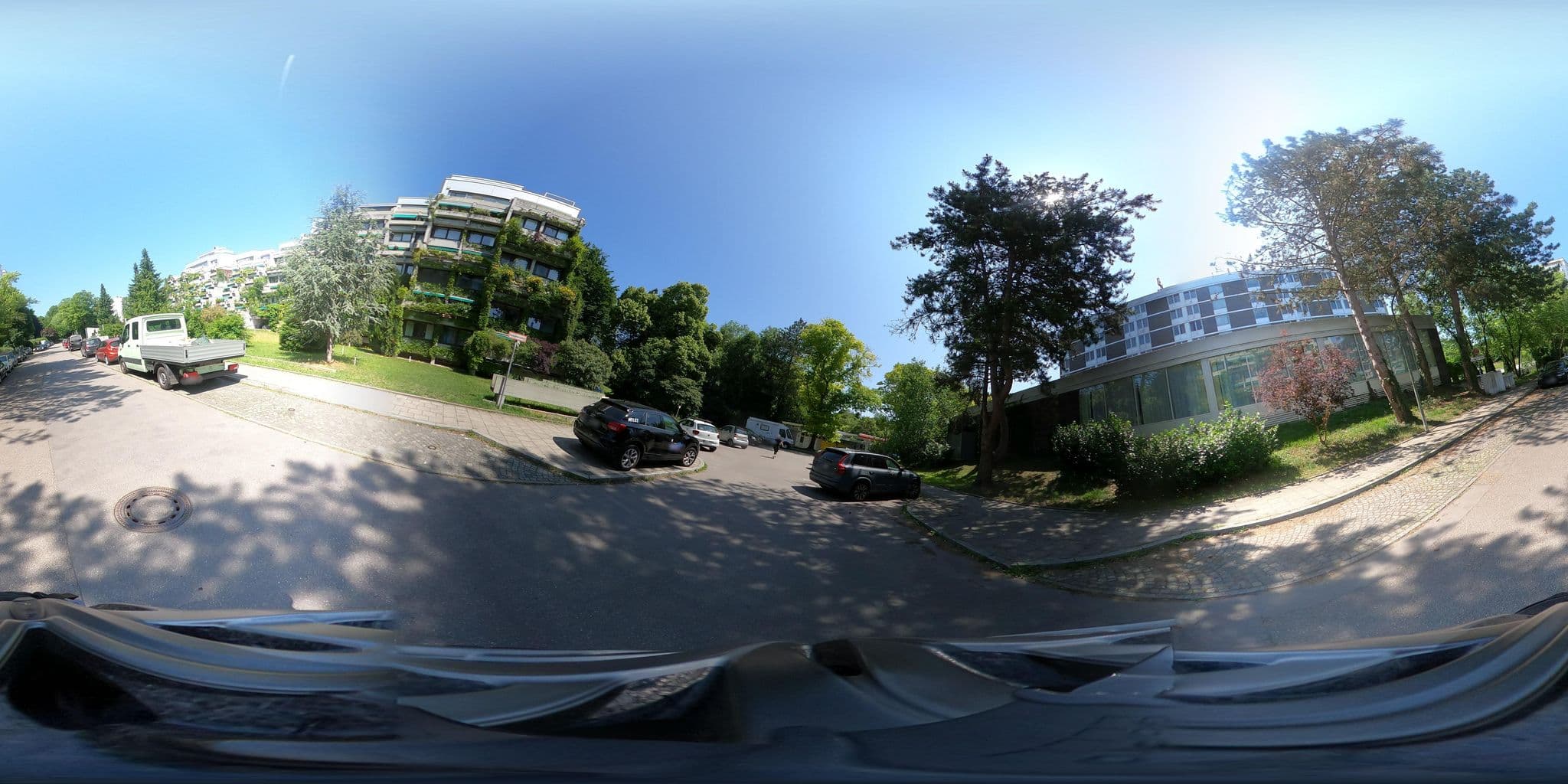 Street view near Leonardo Hotel Munich Arabellapark, Bogenhausen — © Sine_fmc (CC BY-SA · Mapillary)