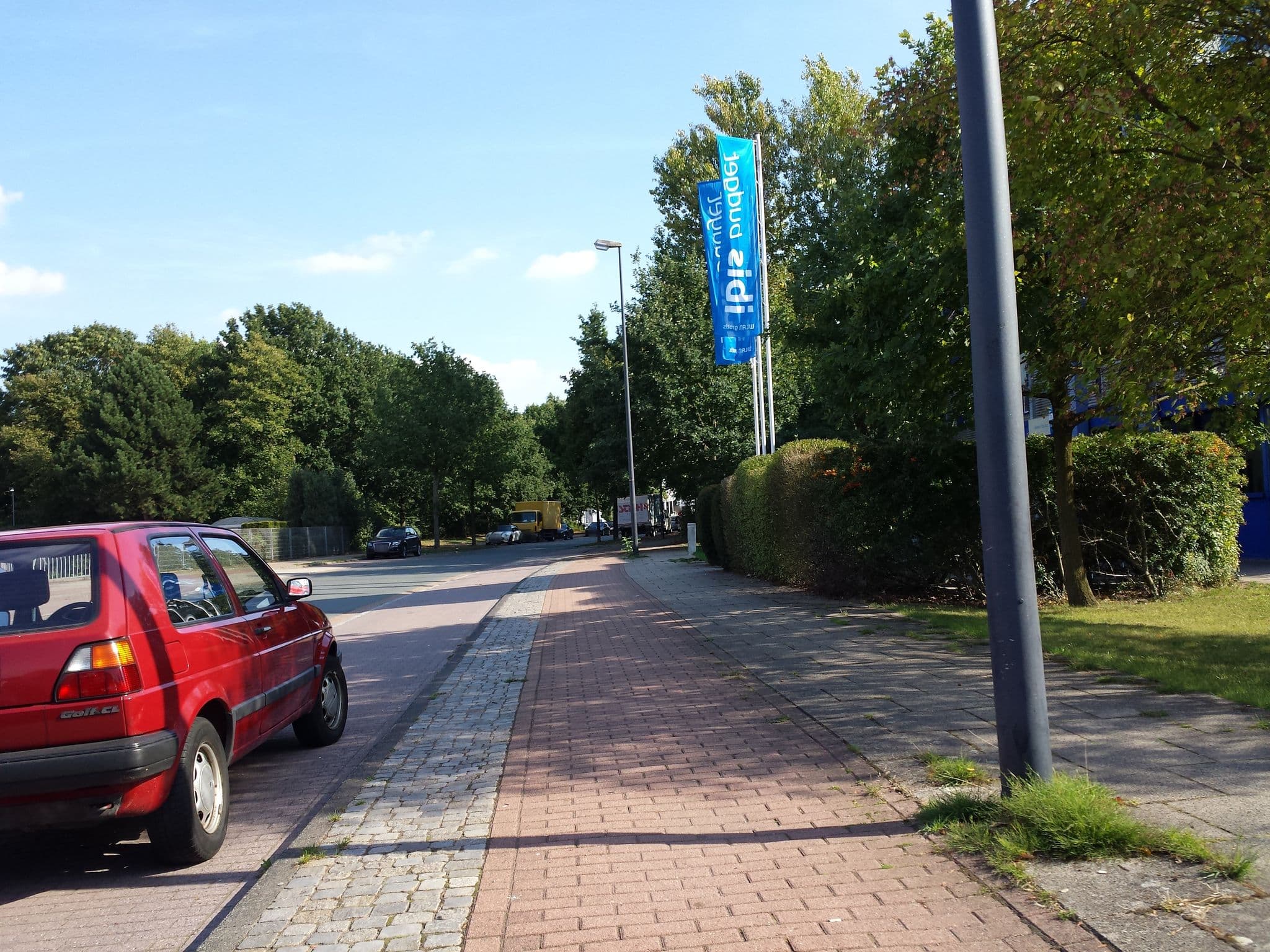 Street view near B&B Hotel, Bremen — © hubert87 (CC BY-SA · Mapillary)