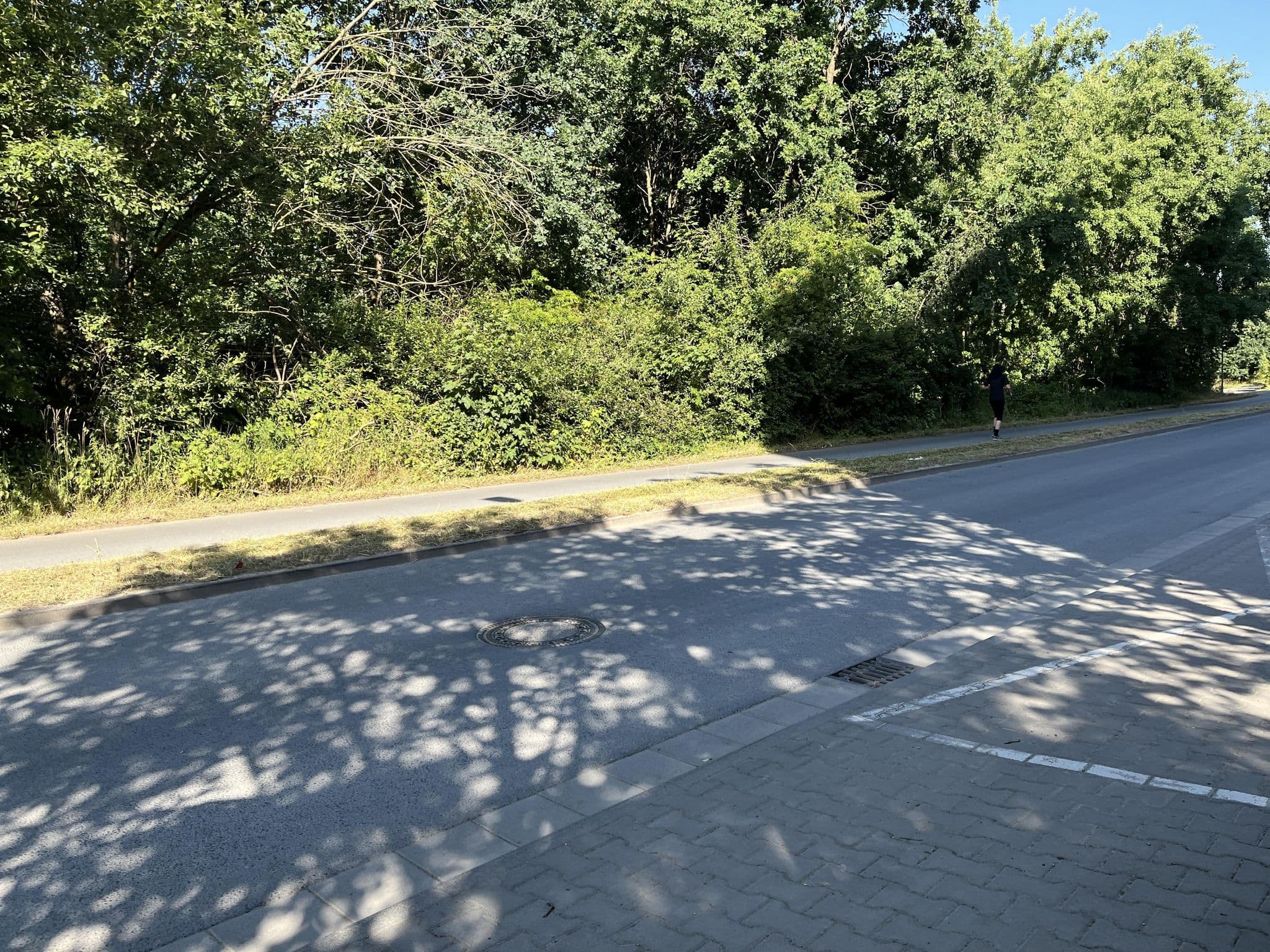 Street view near Coffee Fellows Hotel Frankfurt Airport-Langen, Langen — © mjay (CC BY-SA · Mapillary)