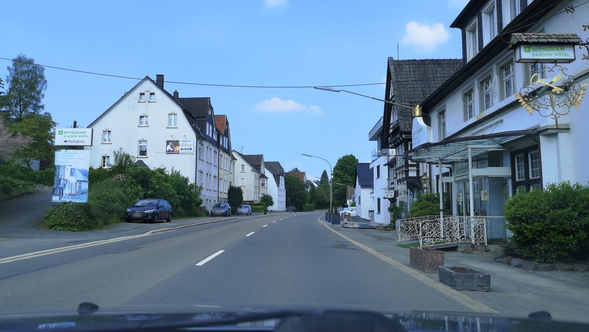 Street view near Wyndham Garden Gummersbach, Gummersbach — © fuffel (CC BY-SA · Mapillary)
