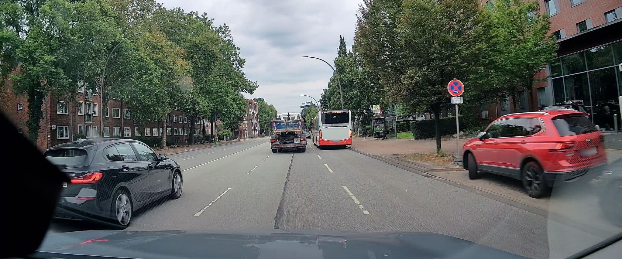 Street view near Motel One Hamburg-Altona, Eimsbüttel — © Friesmaker (CC BY-SA · Mapillary)