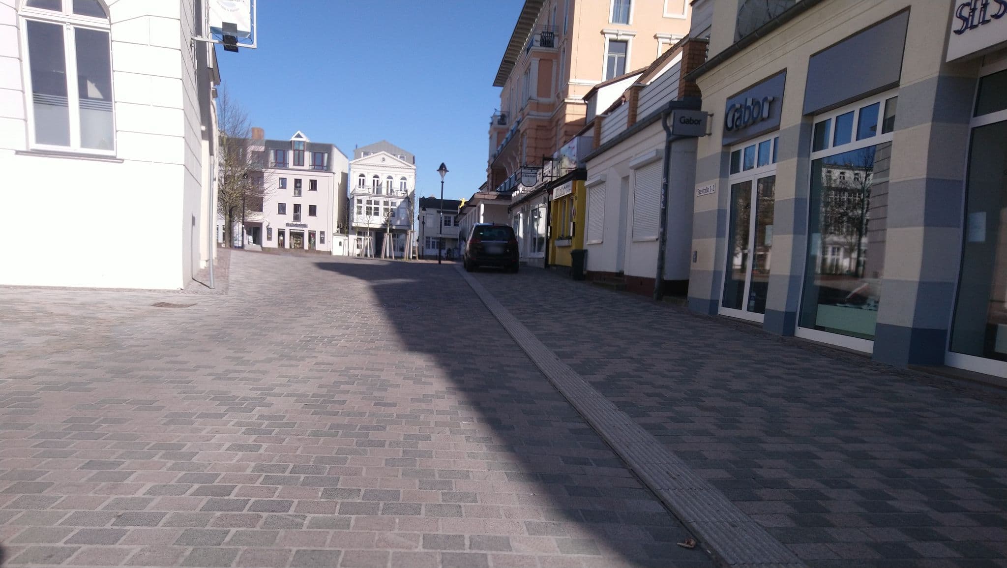 Street view near Hotel Am Leuchtturm, Warnemünde — © 8of9 (CC BY-SA · Mapillary)