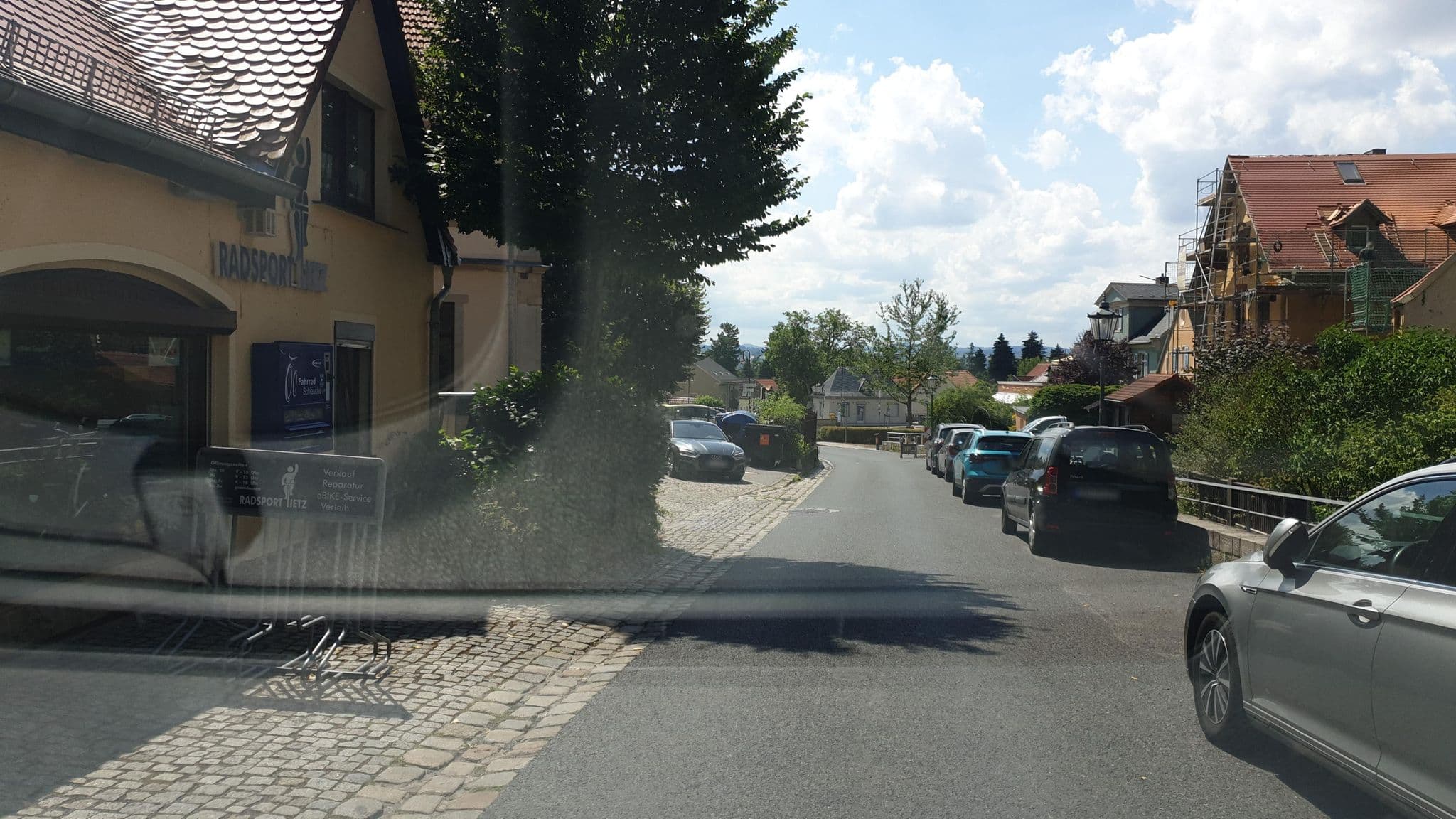 Street view near Ferienwohnung Pillnitz, Pillnitz — © canislupus (CC BY-SA · Mapillary)