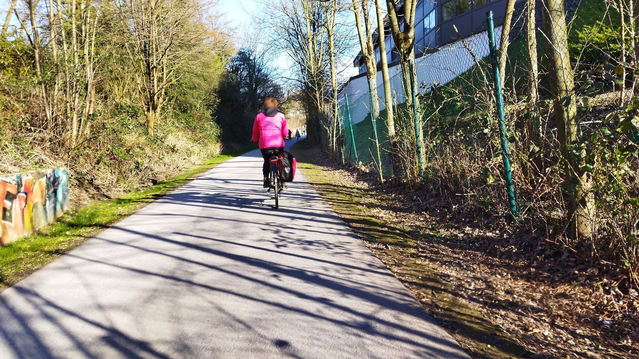 Street view near ATLANTIC Congress Hotel Essen, Essen — © changchun1 (CC BY-SA · Mapillary)